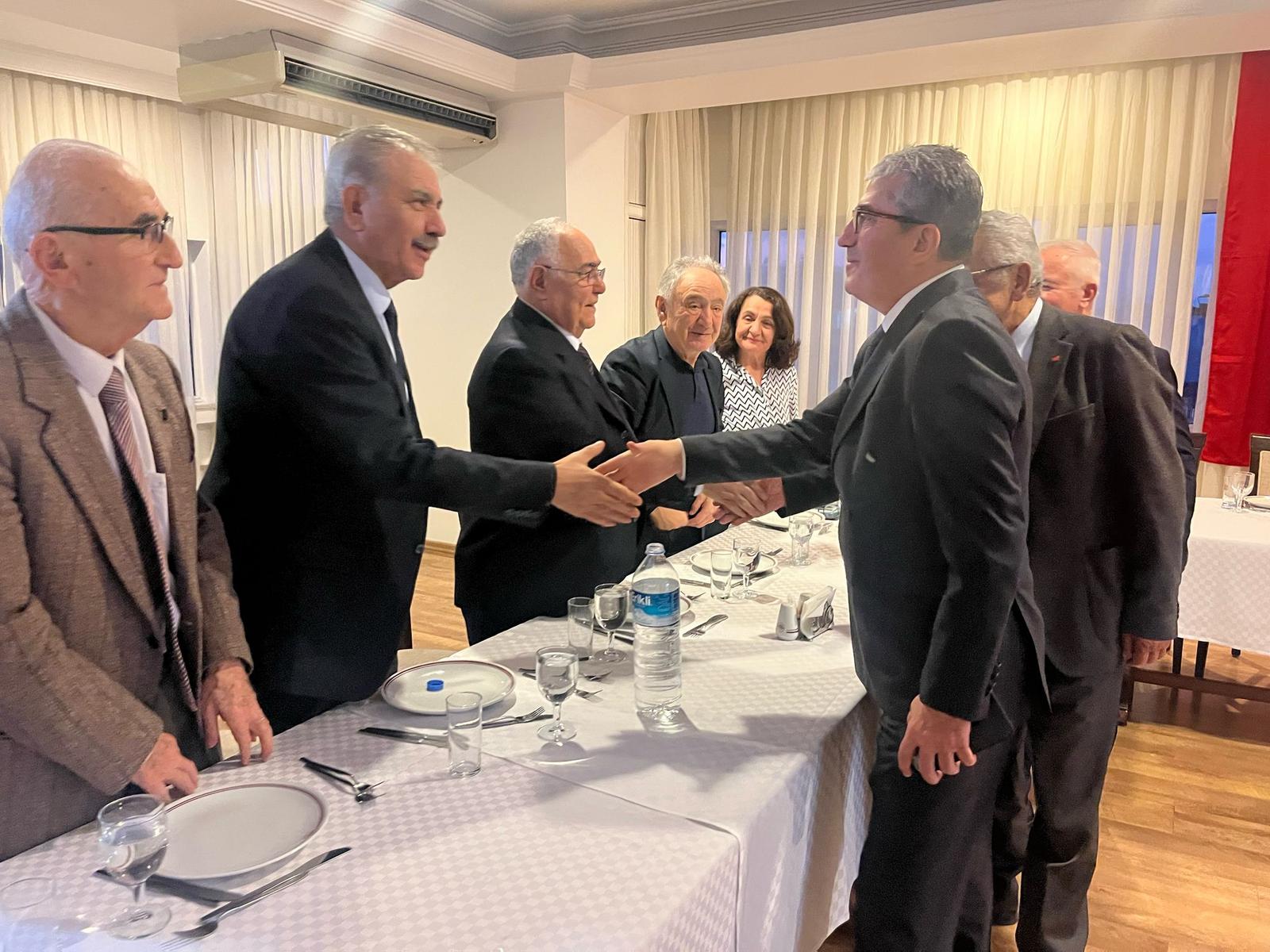 1 Mart Tezkeresi'nin reddedilmesinin yıl dönümü dolayısıyla Anadolu Kulübü'nde etkinlik düzenlendi. Etkinliğe, CHP Grup Başkanvekili Gökhan Günaydın da katıldı.