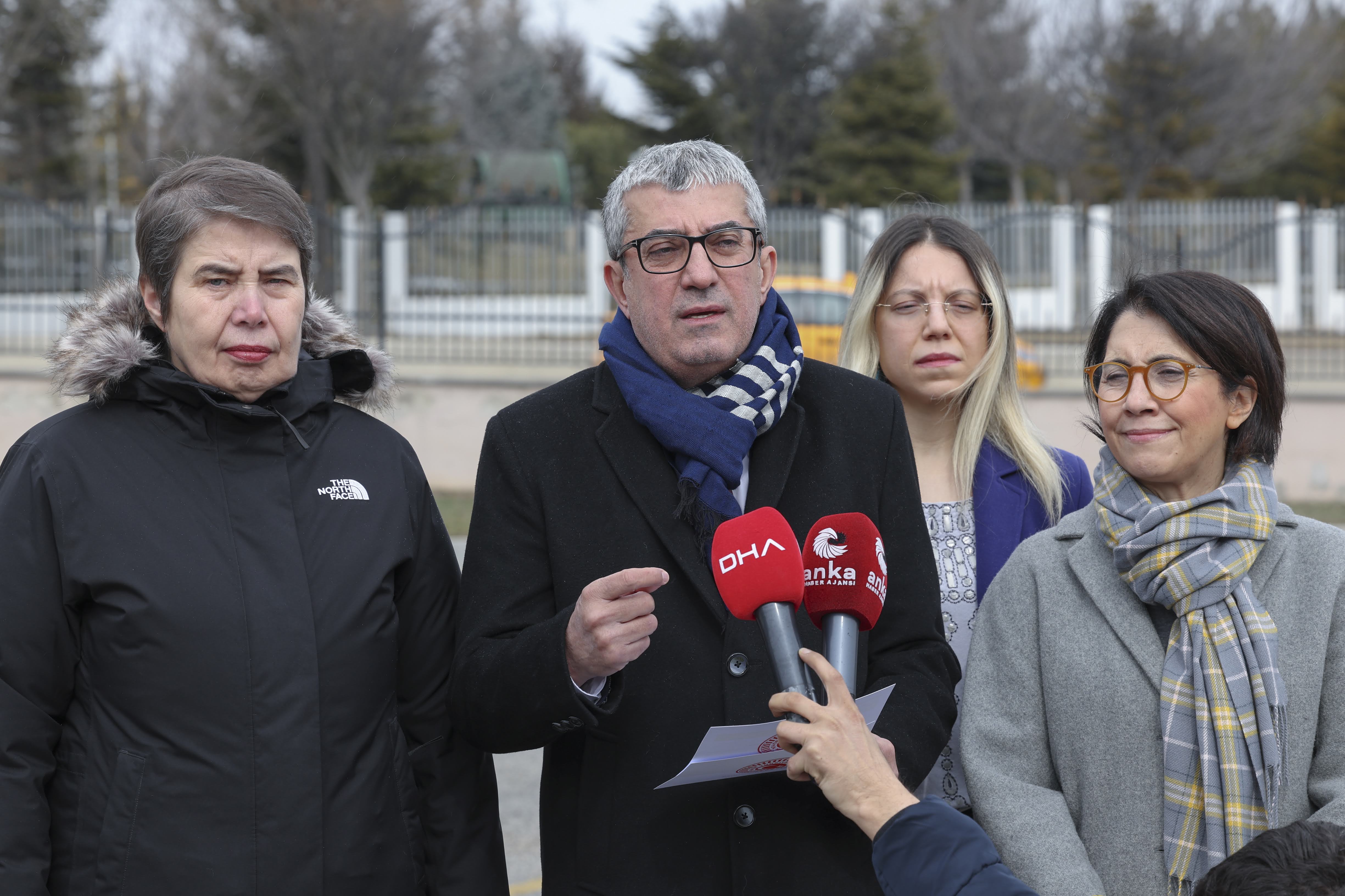 Engellilere verilen yaşlılık aylığının hesaplama yöntemini değiştirerek ödenen miktarı düşüren düzenlemeye karşı AYM'ye başvurduk.