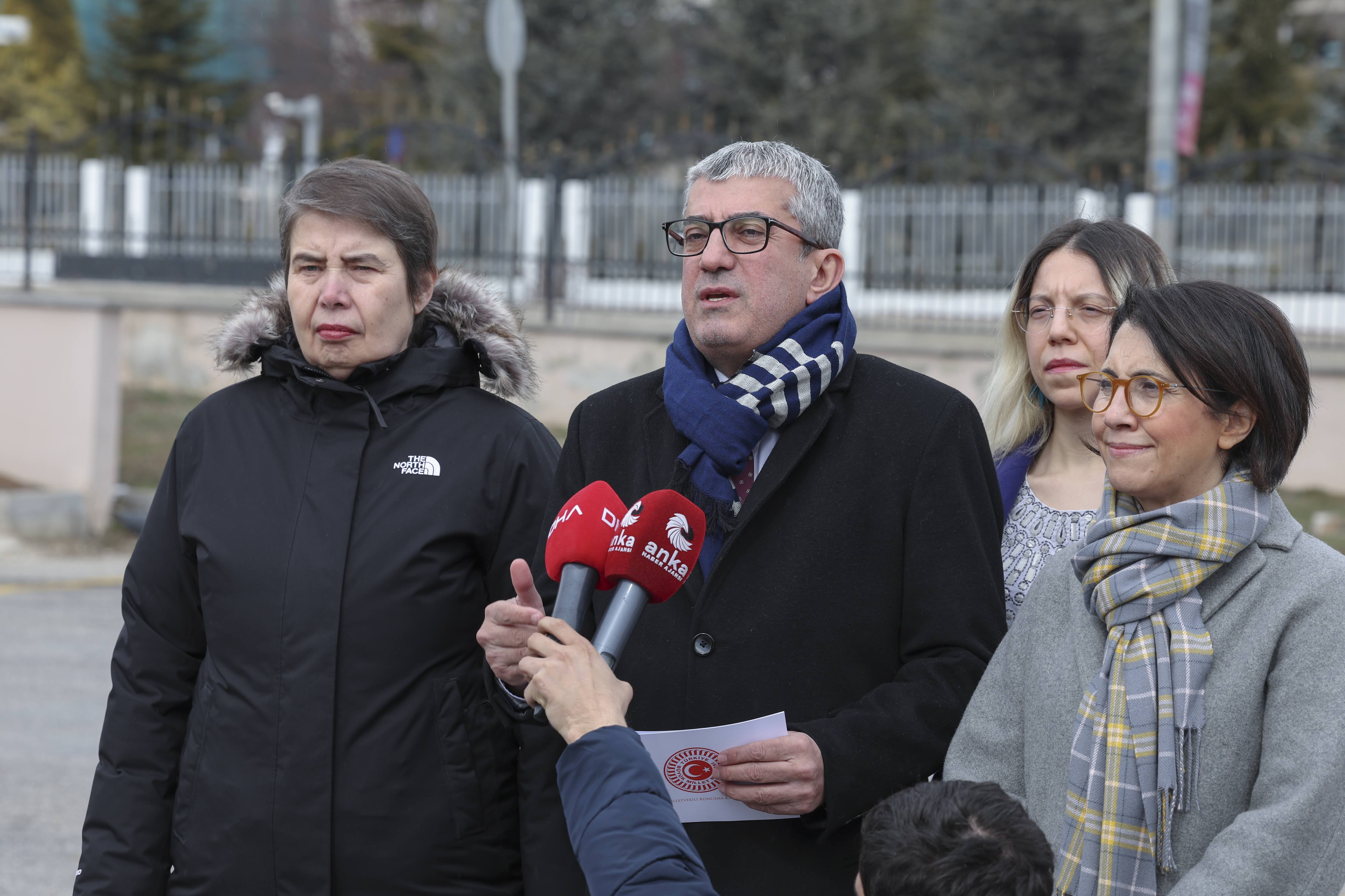Engellilere verilen yaşlılık aylığının hesaplama yöntemini değiştirerek ödenen miktarı düşüren düzenlemeye karşı AYM'ye başvurduk.