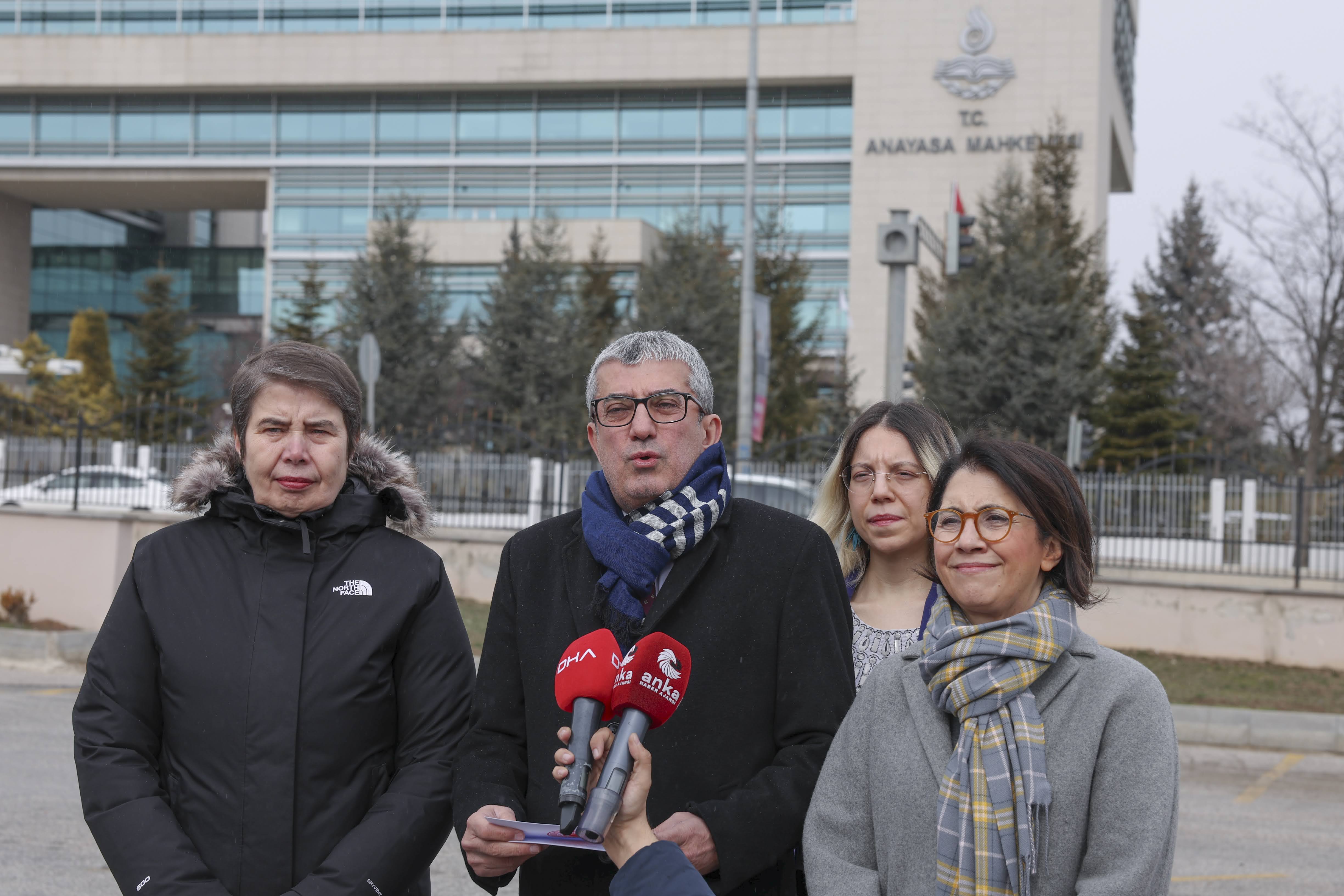 Engellilere verilen yaşlılık aylığının hesaplama yöntemini değiştirerek ödenen miktarı düşüren düzenlemeye karşı AYM'ye başvurduk.