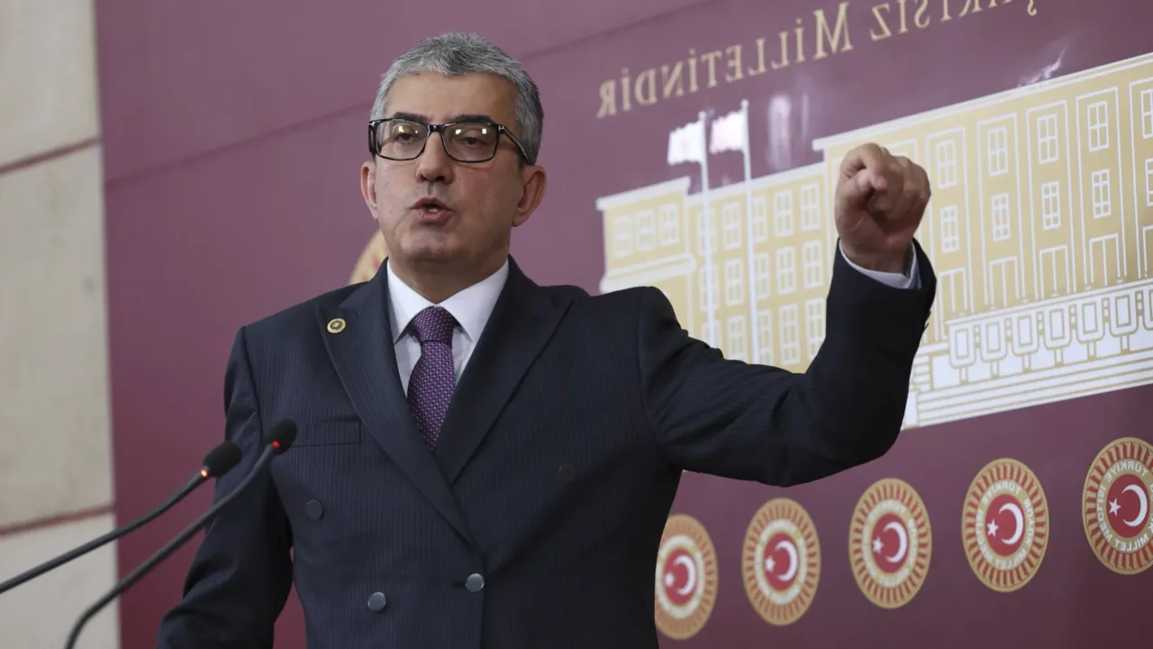 Gökhan Günaydın'dan "kurultay soruşturması"na tepki: "Hukuki bir süreçle bağlantılandırılması mümkün değil, CHP’yi karıştırmaya yönelik siyasi bir çaba"