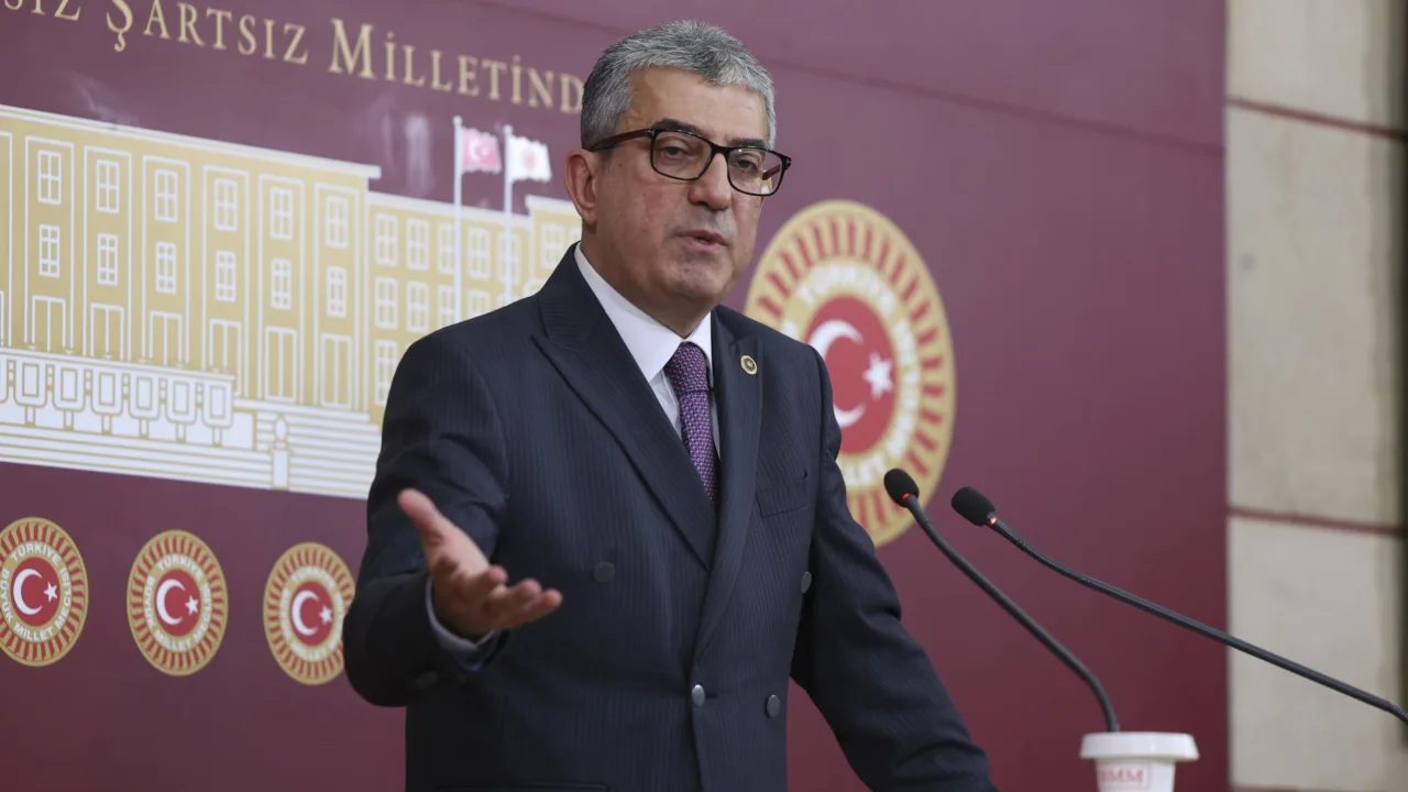 Gökhan Günaydın'dan "kurultay soruşturması"na tepki: "Hukuki bir süreçle bağlantılandırılması mümkün değil, CHP’yi karıştırmaya yönelik siyasi bir çaba"