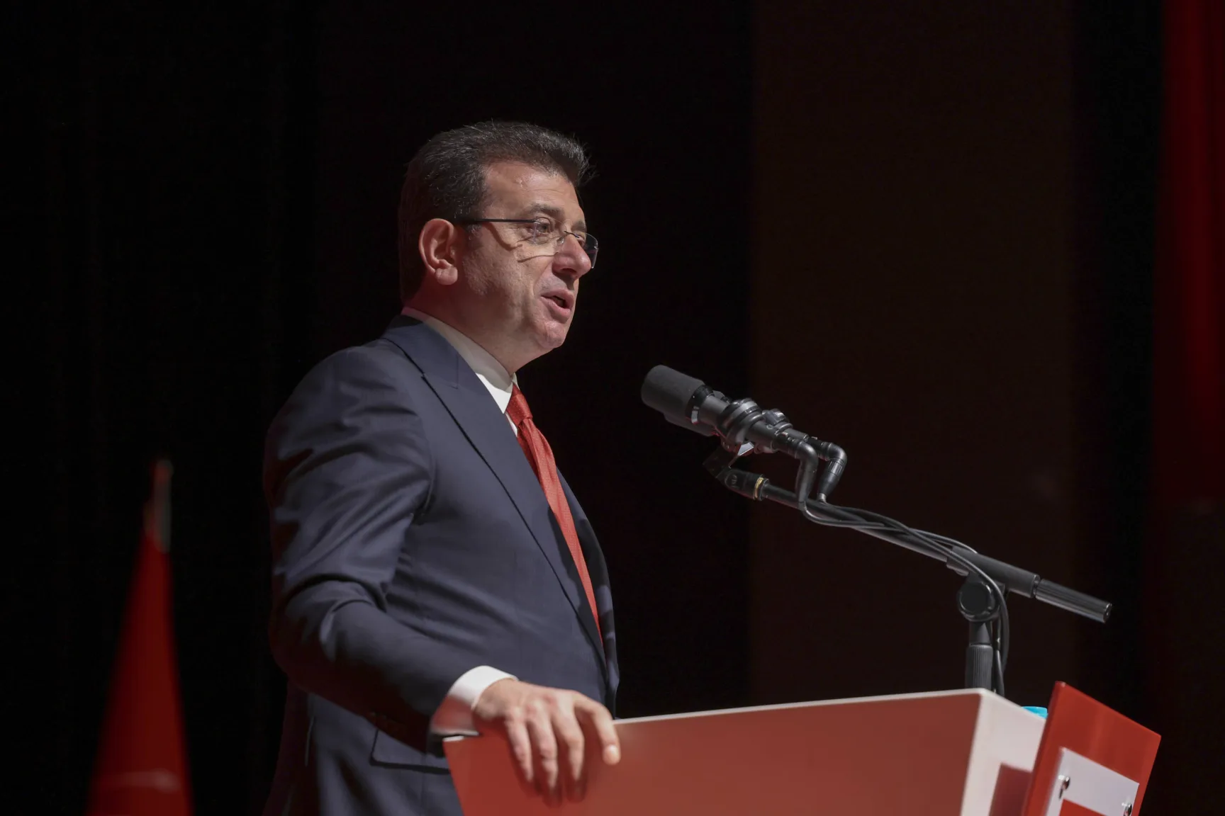 CHP Genel Başkanı Özgür Özel, CHP Grup Başkanvekili Gökhan Günaydın ve İstanbul Büyükşehir Belediye Başkanı ve CHP'nin Cumhurbaşkanlığı ön seçim adayı Ekrem İmamoğlu'nun katılımıyla, Parti Genel Merkezi'nde ''Gel, Seç, Tarihe Geç'' sloganıyla düzenlenen Ön Seçim Toplantısı gerçekleştirildi.