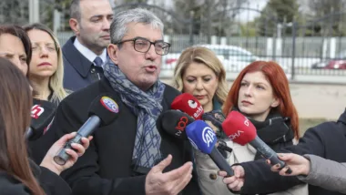 Cumhuriyet Halk Partisi Grup Başkanvekili Gökhan Günaydın CHP'nin üç ayrı konu ile ilgili Anayasa Mahkemesi'ne başvurduğunu bildirdi.