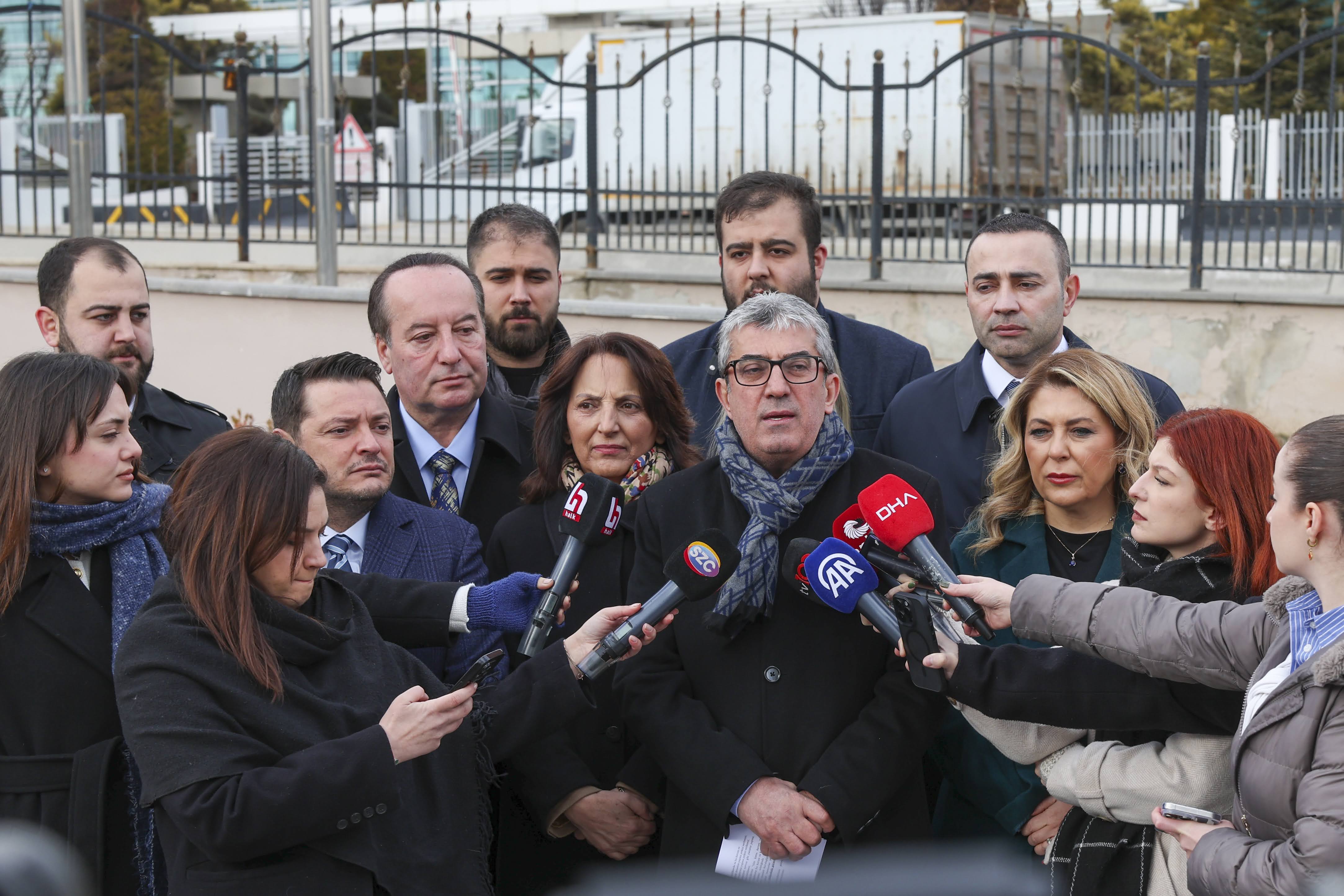 Cumhuriyet Halk Partisi Grup Başkanvekili Gökhan Günaydın CHP'nin üç ayrı konu ile ilgili Anayasa Mahkemesi'ne başvurduğunu bildirdi.