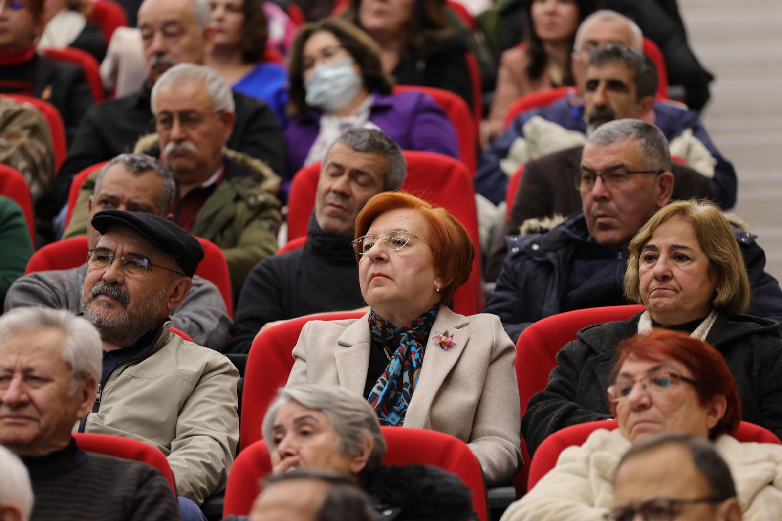 Muğla’nın Menteşe ilçesinde Türkan Saylan Çağdaş Yaşam Merkezi’nde düzenlenen 'Yeniden Atatürk Cumhuriyeti Paneli' yoğun ilgi gördü.
