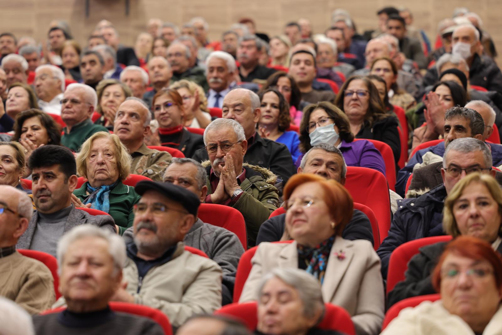 Muğla’nın Menteşe ilçesinde Türkan Saylan Çağdaş Yaşam Merkezi’nde düzenlenen 'Yeniden Atatürk Cumhuriyeti Paneli' yoğun ilgi gördü.