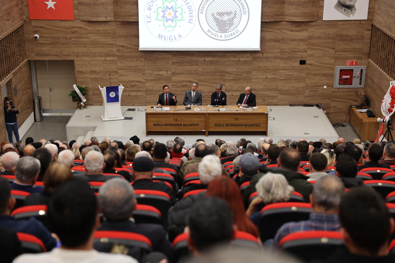 Muğla’nın Menteşe ilçesinde Türkan Saylan Çağdaş Yaşam Merkezi’nde düzenlenen 'Yeniden Atatürk Cumhuriyeti Paneli' yoğun ilgi gördü.