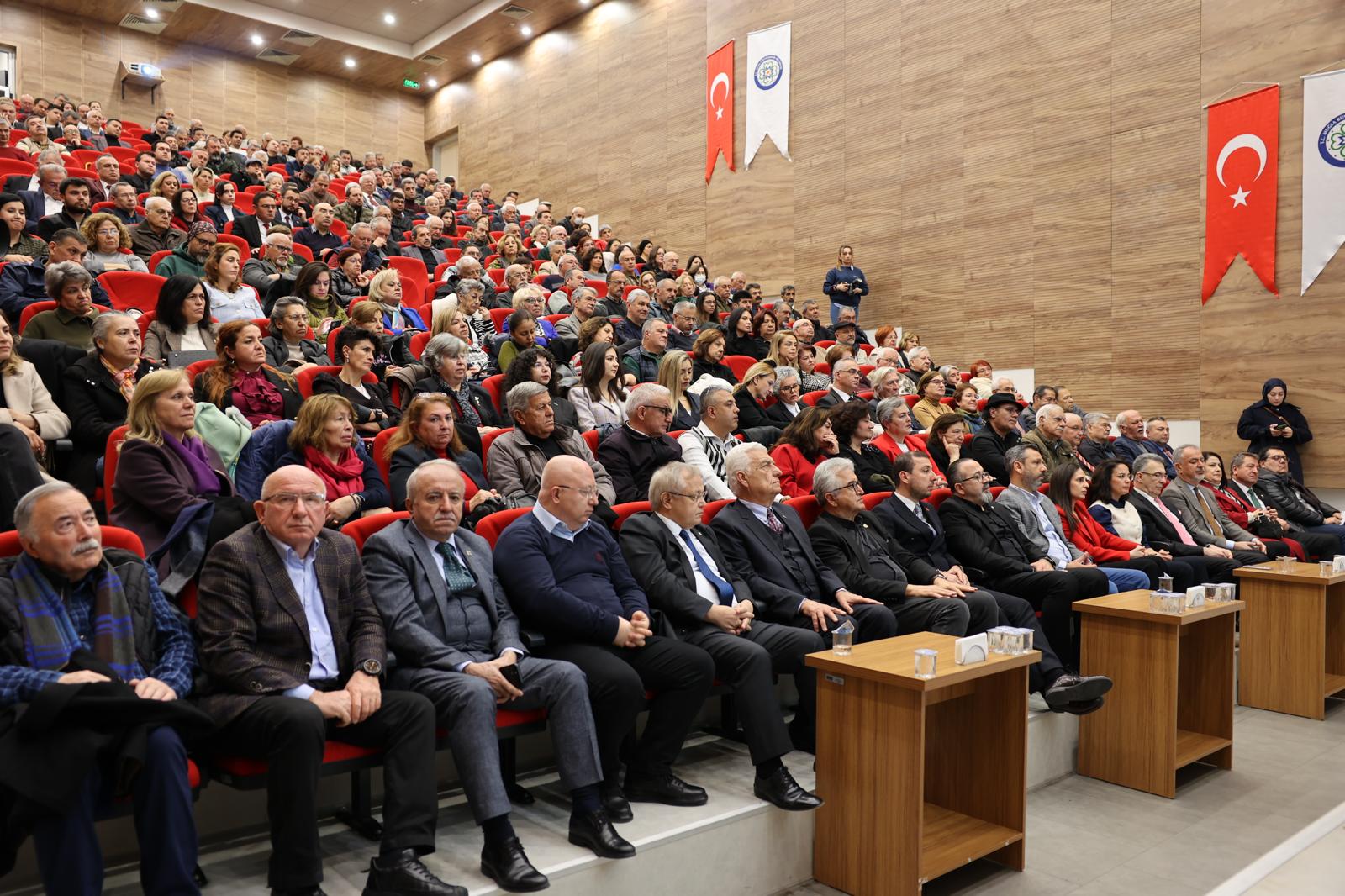 Muğla’nın Menteşe ilçesinde Türkan Saylan Çağdaş Yaşam Merkezi’nde düzenlenen 'Yeniden Atatürk Cumhuriyeti Paneli' yoğun ilgi gördü.