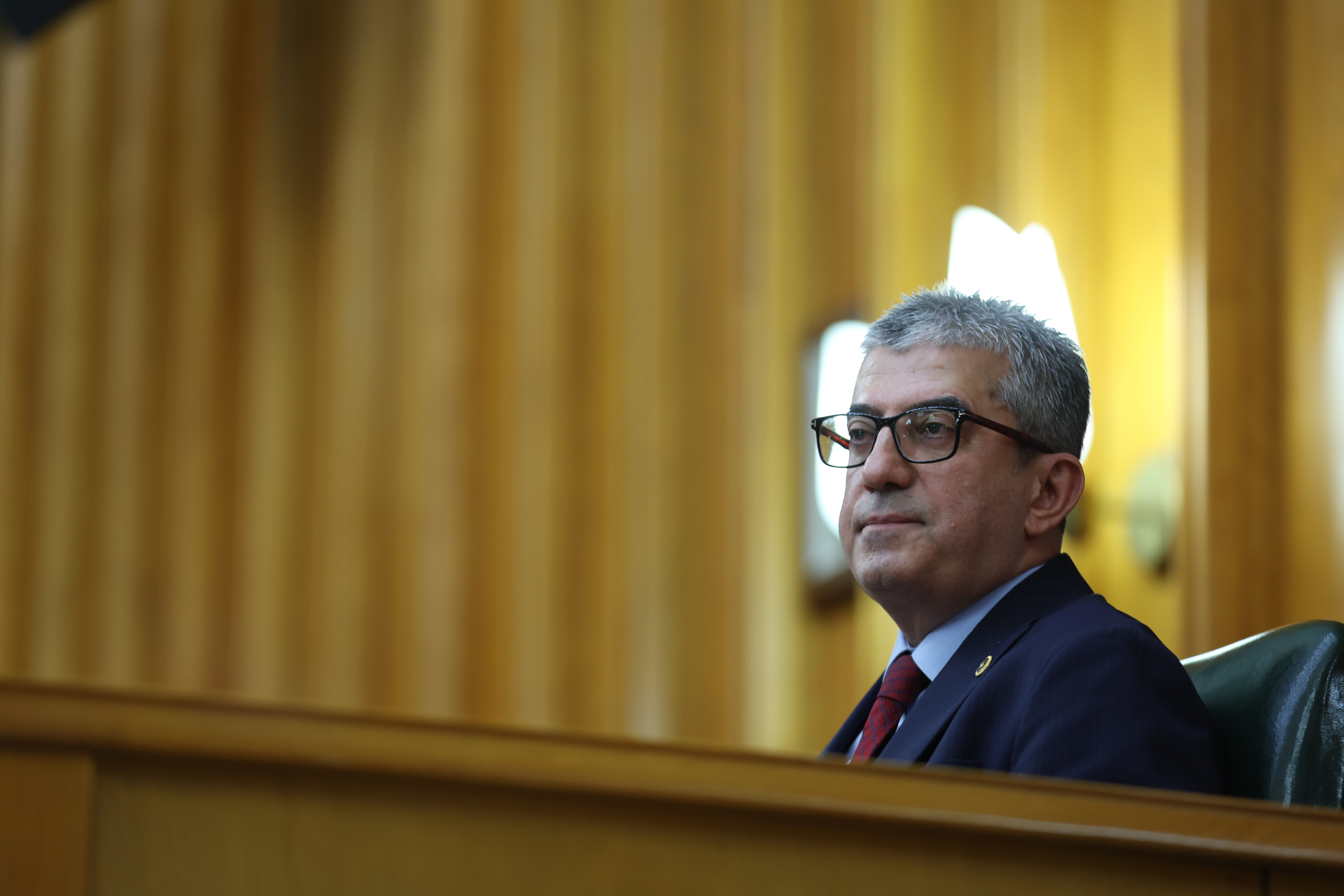 Ekonomi Çöktü, Türkiye Yönetilemiyor, Halk Sandık İstiyor!