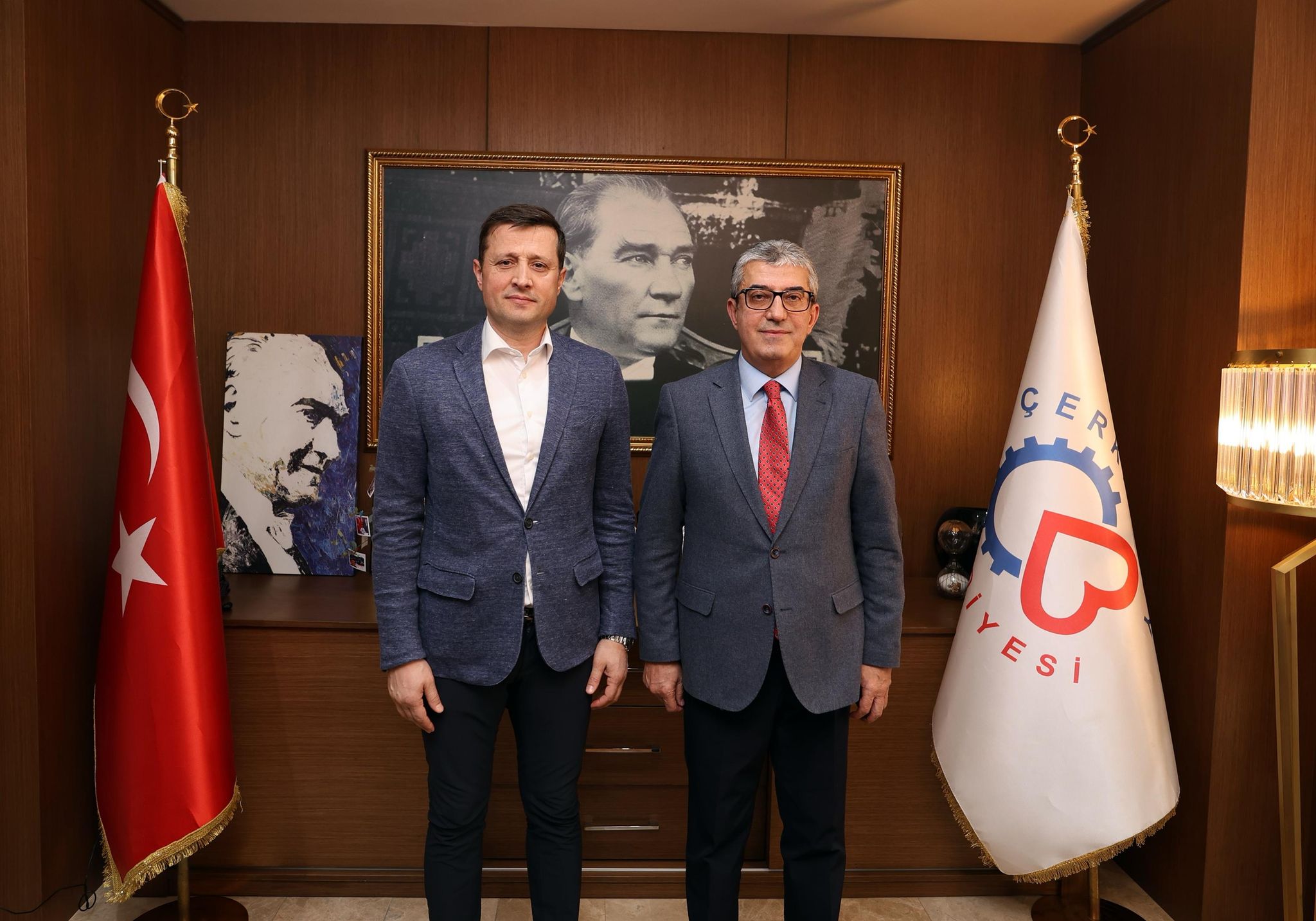 Çerkezköy’de Güveniş Caddesi ve Kızılpınar Mahallesi’nde hizmet verecek Halk Et şubelerinin açılışı, eş zamanlı düzenlenen törenle gerçekleştirildi.