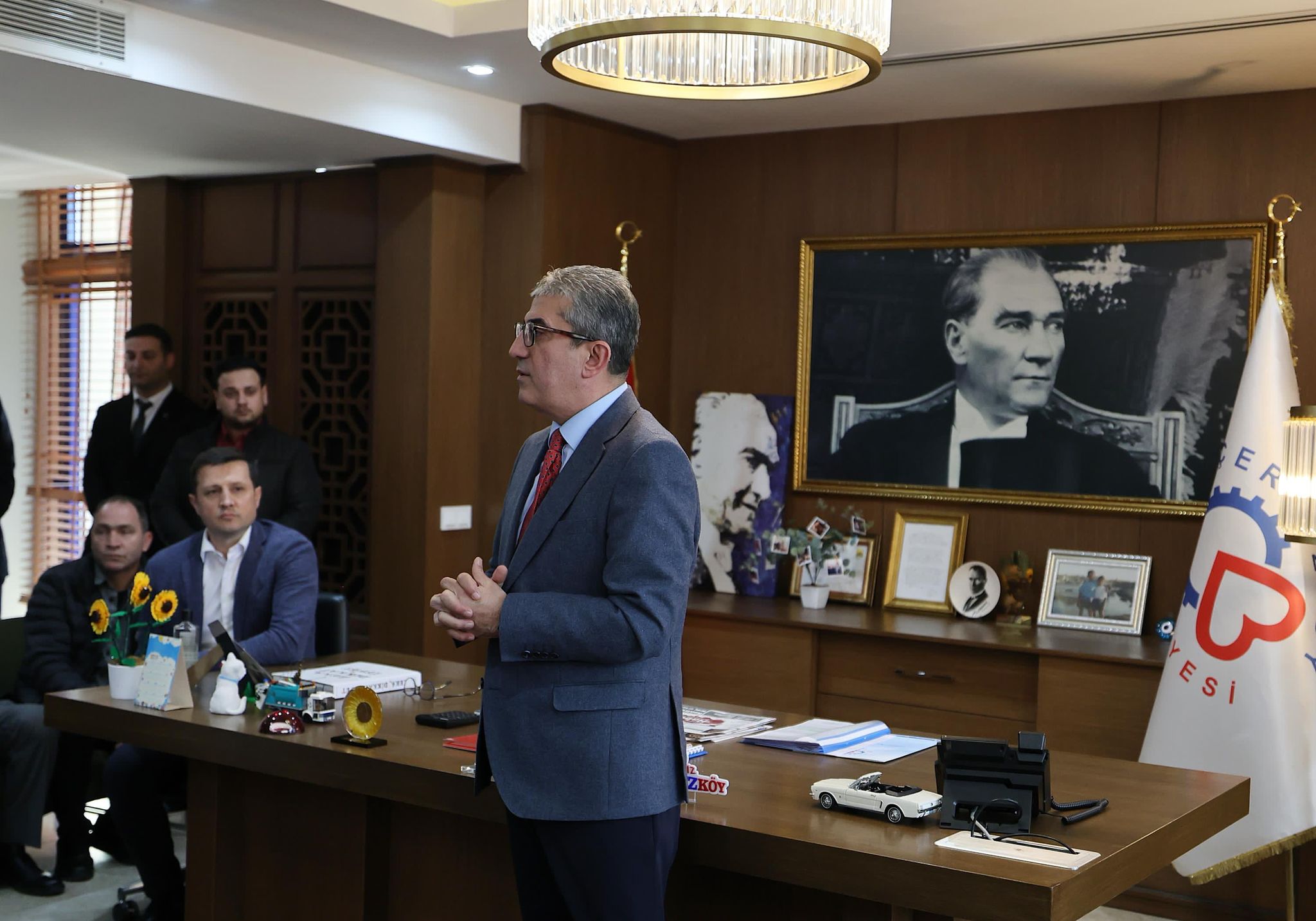 Çerkezköy’de Güveniş Caddesi ve Kızılpınar Mahallesi’nde hizmet verecek Halk Et şubelerinin açılışı, eş zamanlı düzenlenen törenle gerçekleştirildi.