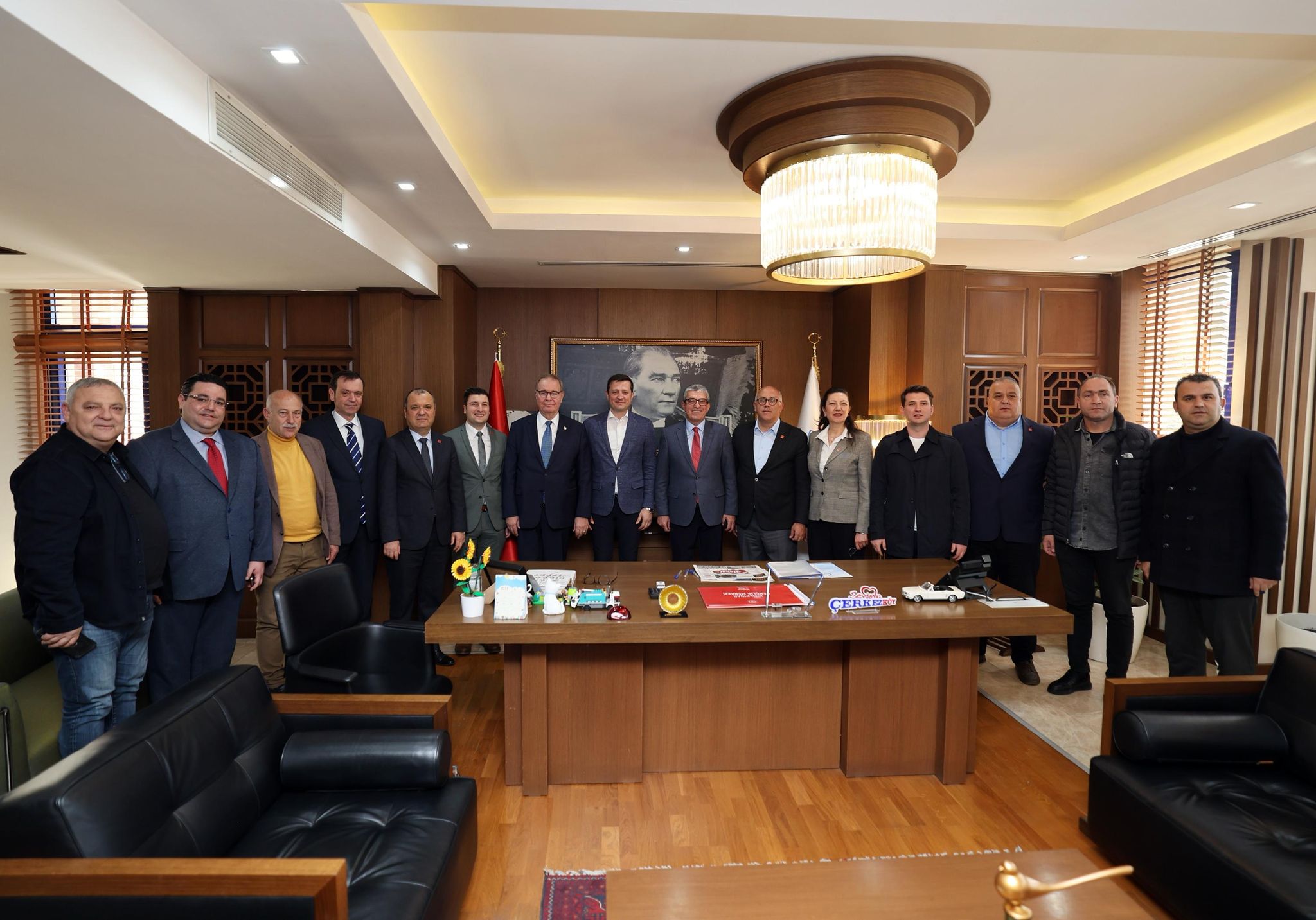 Çerkezköy’de Güveniş Caddesi ve Kızılpınar Mahallesi’nde hizmet verecek Halk Et şubelerinin açılışı, eş zamanlı düzenlenen törenle gerçekleştirildi.