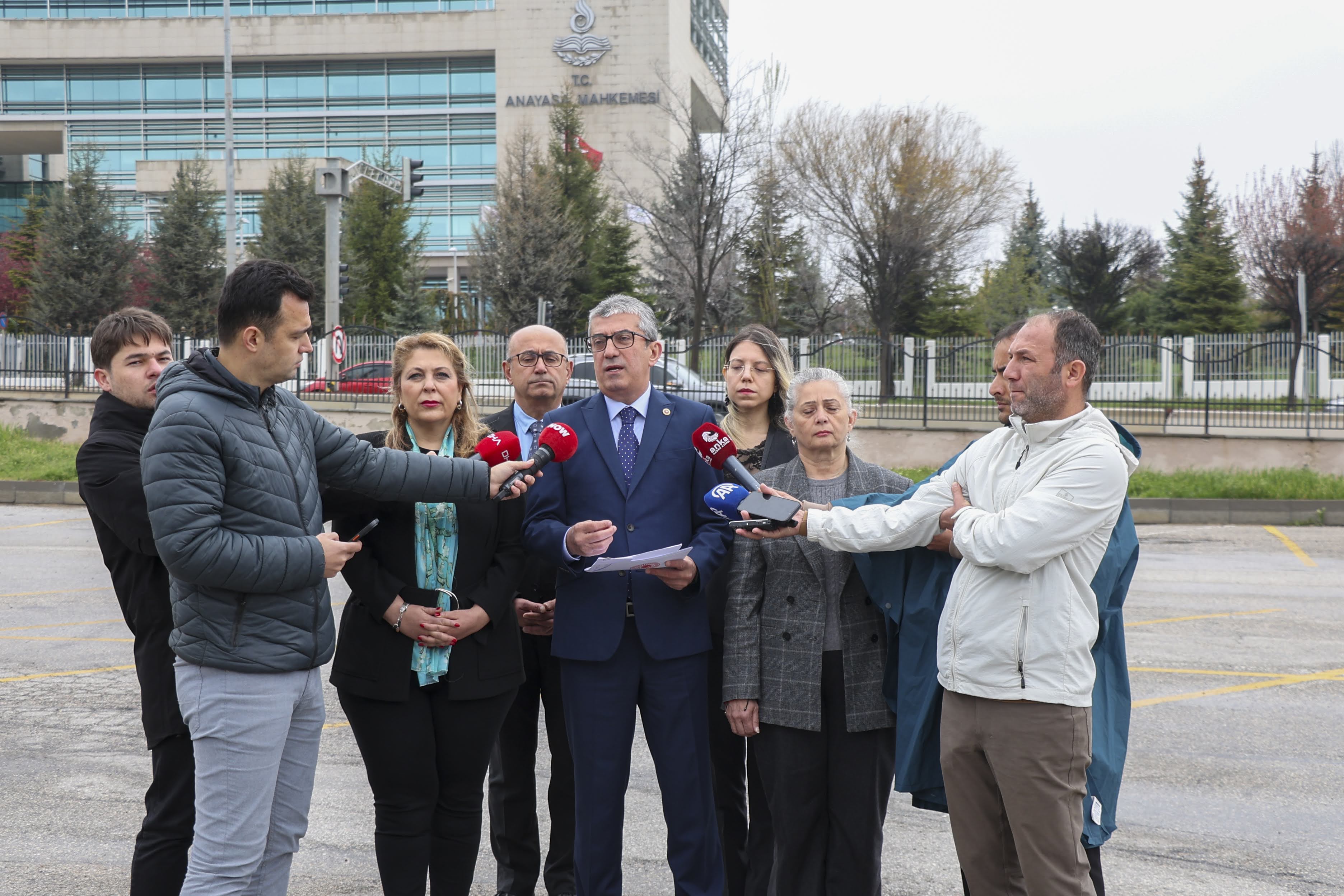 Adalet Akademisi ve Bilimsel ve Teknolojik Araştırma Kurumu ile ilgili düzenlemeler ile bazı CBK'ların yürürlüğünün durdurulması ve iptali istemiyle AYM'ye başvurduk.