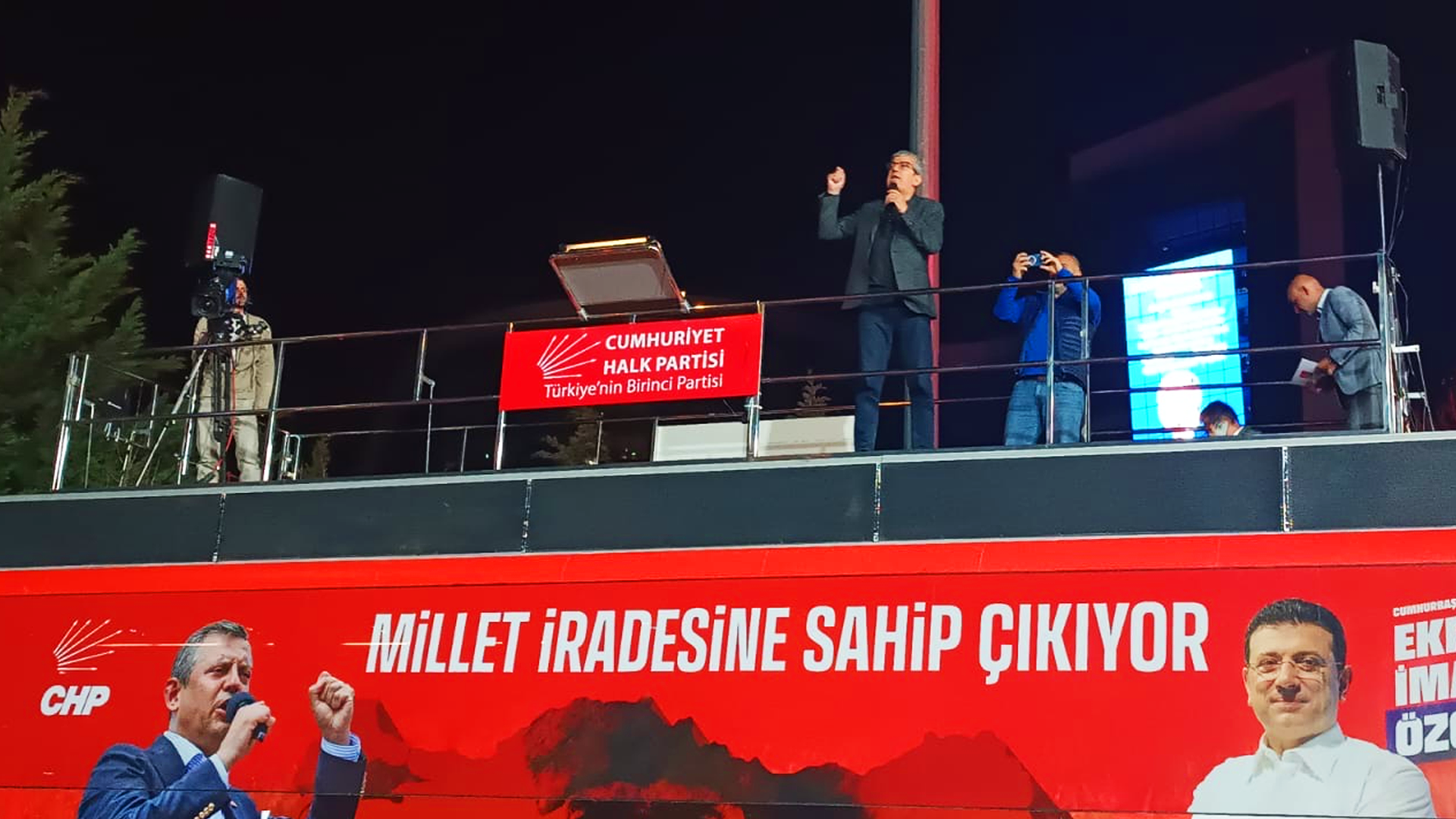 O Yumruk Memlekete Atılmıştır!