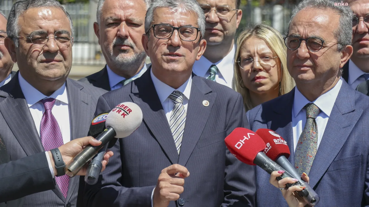 CHP, TBMM Genel Kurulu'nda dün yapılan Hakimler Savcılar Kurulu'nun (HSK) 5 üyesinin seçiminin, yürürlüğünün durdurulması ve iptali istemiyle Anayasa Mahkemesi’ne (AYM) başvurdu.