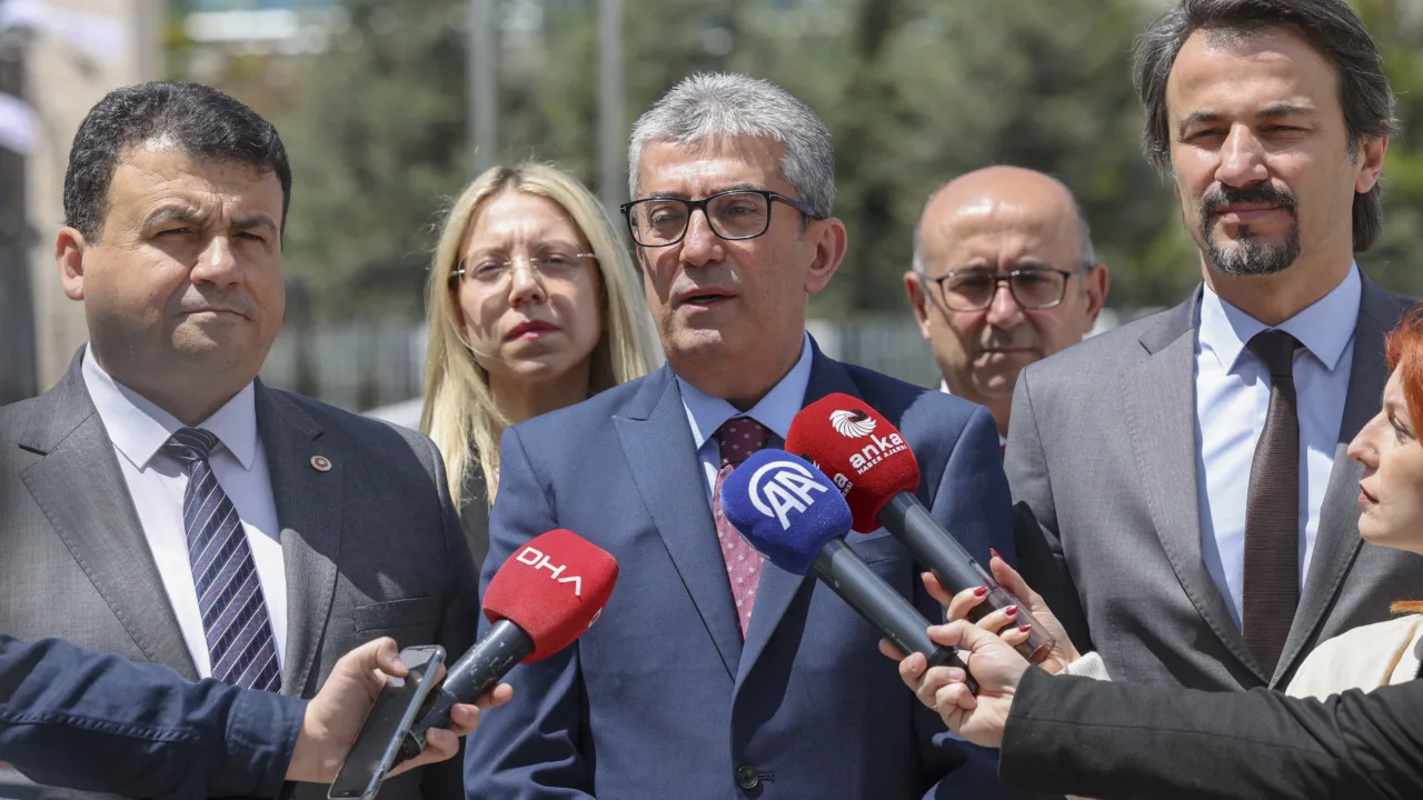 CHP Grup Başkanvekili Günaydın: "Hakim kararı olmaksızın kişisel verilerin kopyalanması ve verilere el konulması kabul edilebilir bir durum değildir"