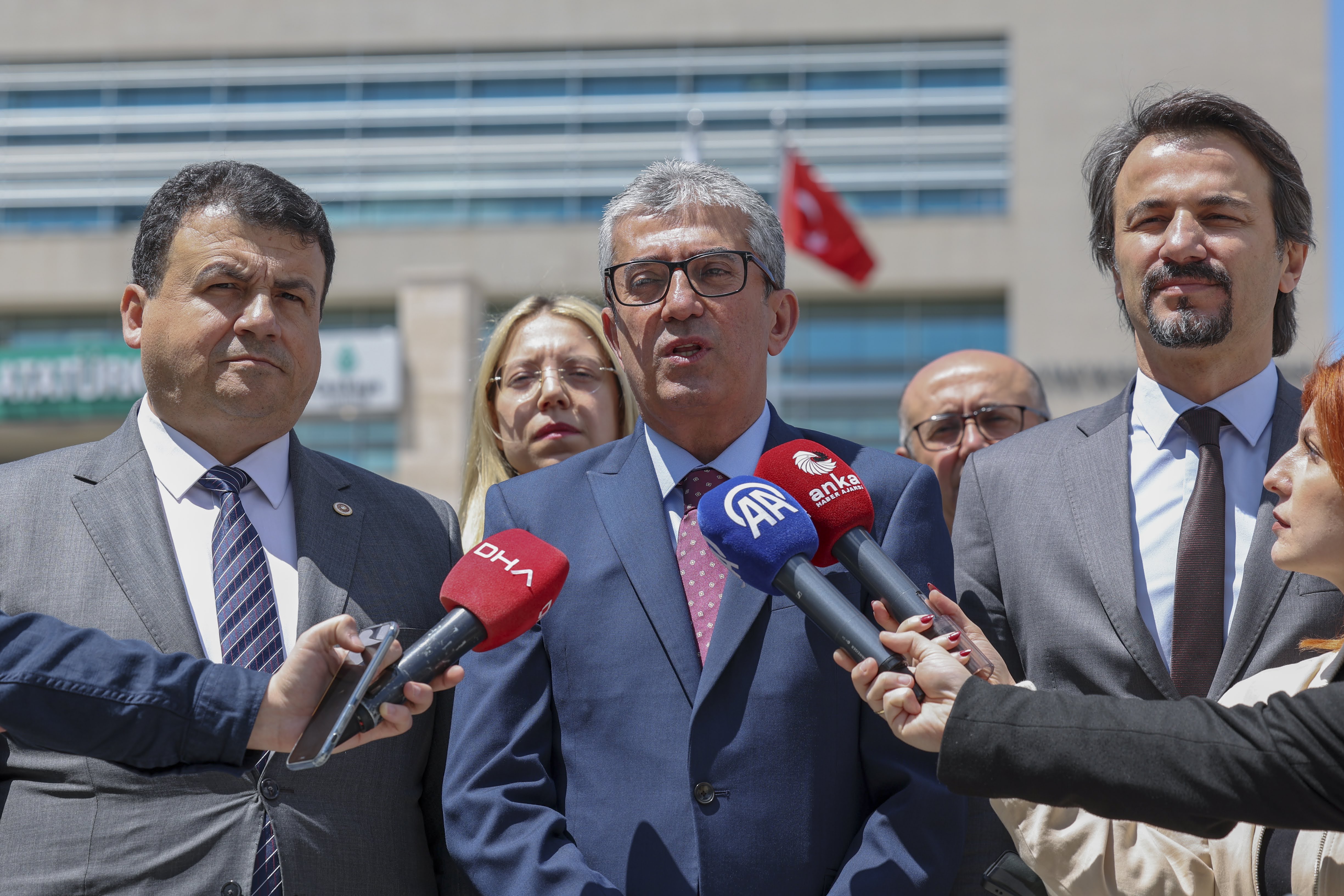 CHP Grup Başkanvekili Günaydın: "Hakim kararı olmaksızın kişisel verilerin kopyalanması ve verilere el konulması kabul edilebilir bir durum değildir"