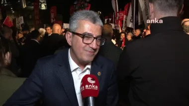 Beyazıt Meydanı'nda düzenlenen mitingde konuşan CHP Grup Başkanvekili Gökhan Günaydın, "İnsanların buraya gelmesini engellemeye çalıştılar. Her şey aşıldı. Bayram havasında bir miting yapılıyor. Türkiye böyle barışçıl mitinglerle kötü bir dönemi kapatacak." dedi.