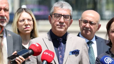 Kamu yararına aykırı olarak çıkarttıkları tüm yasal düzenlemeleri, Anayasa Mahkemesi'ne taşımaya devam ediyoruz.