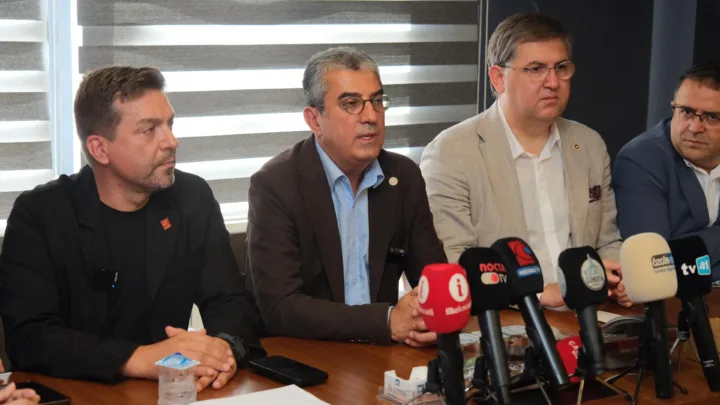 Kum Saati Çalışıyor!