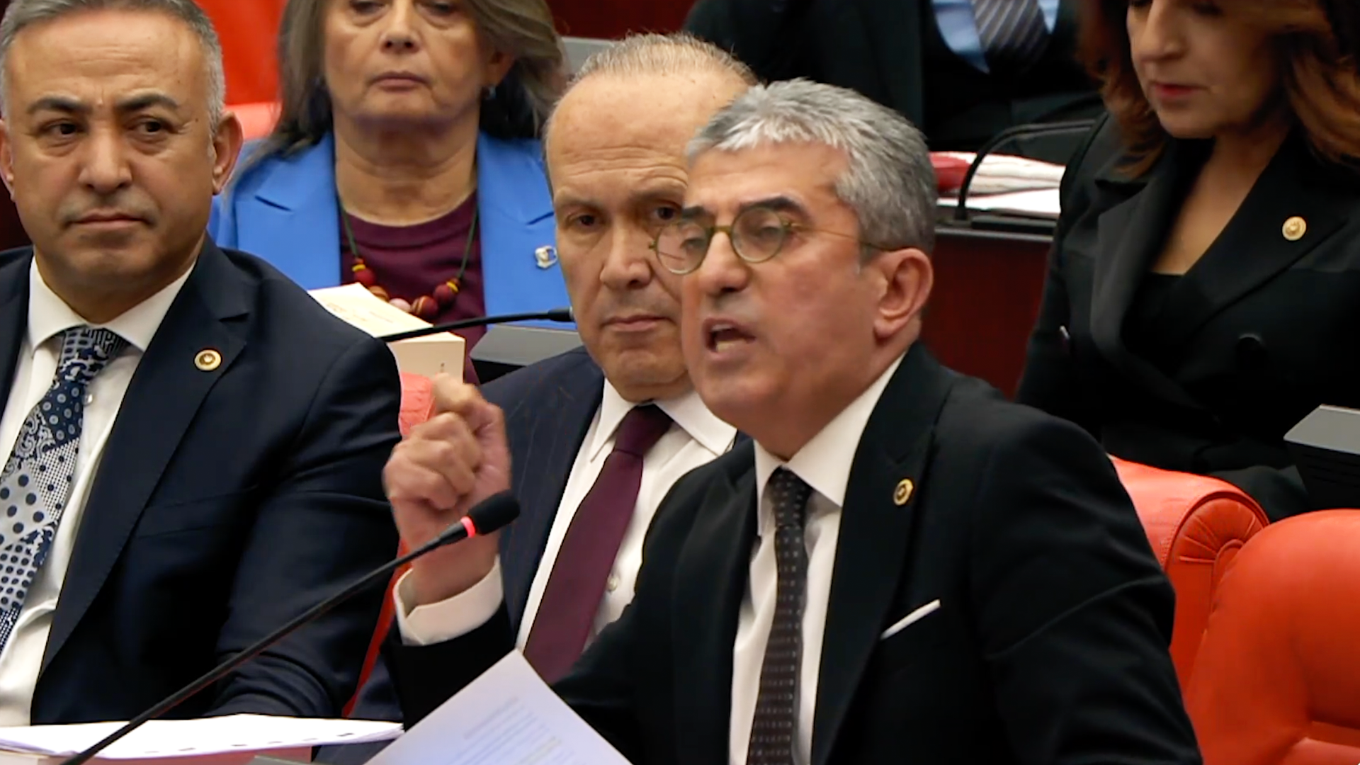 Hakan Fidan’a, Meclis’te, Dış Politika Alanında Yarattıkları Skandalları Hatırlattık