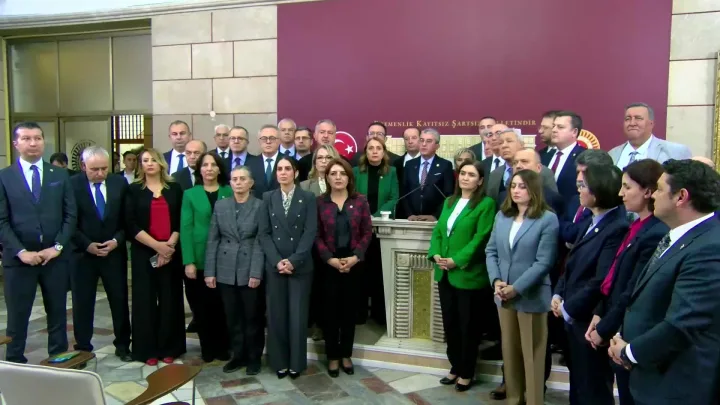 Meclisi Terk Etmeyeceğiz!