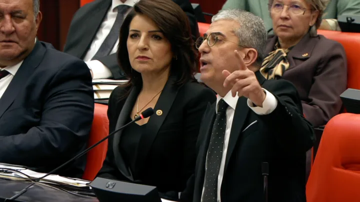 Şantajla Tehditle İrade Çalmaya Çalışıyorsunuz