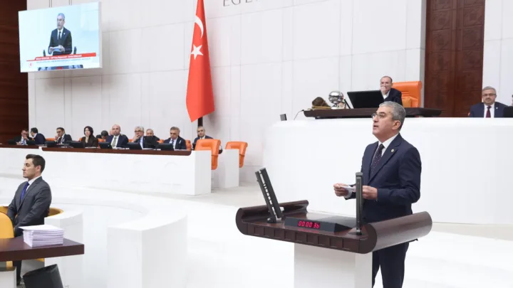 Müflis Tüccar Gibi Memleketin Son Mallarını Satıyorsunuz!