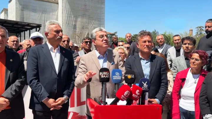 Bursa’nın İradesini Bir Avuç Darbeciye Bırakmayacağız!