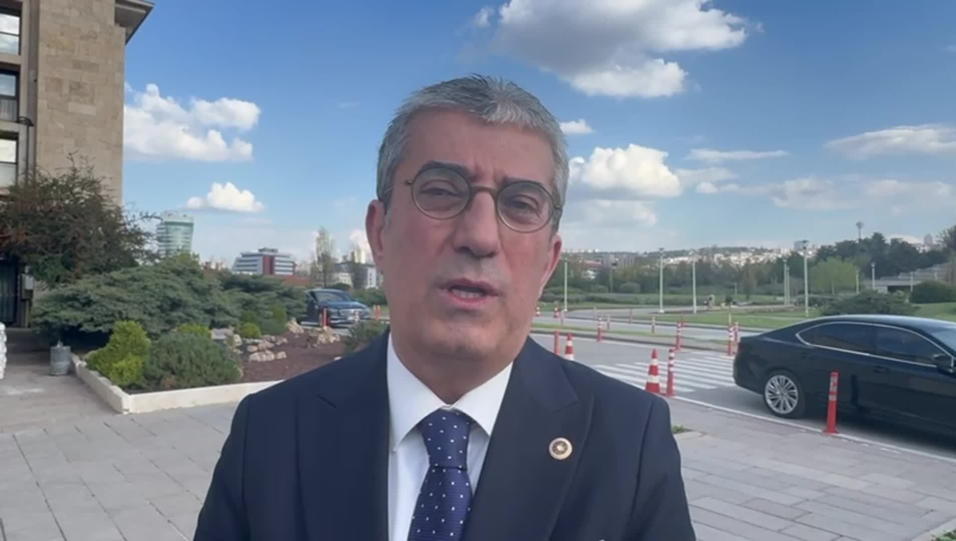 İnternete yönelik çok ciddi kısıtlamalar ve sınırlamalar var