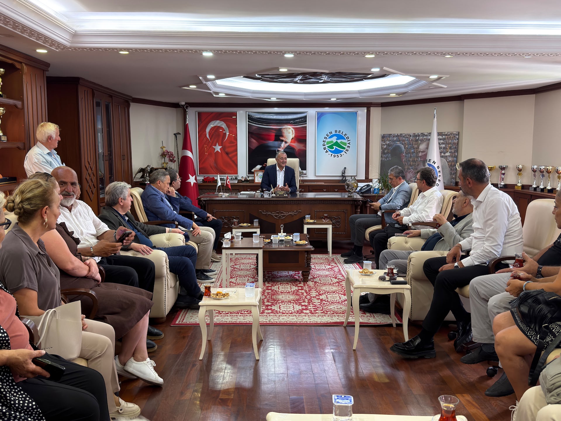 Görseli seçmek için tıklayın; sürükleyebilir veya Delete tuşuyla silebilirsiniz. Gökhan Günaydın