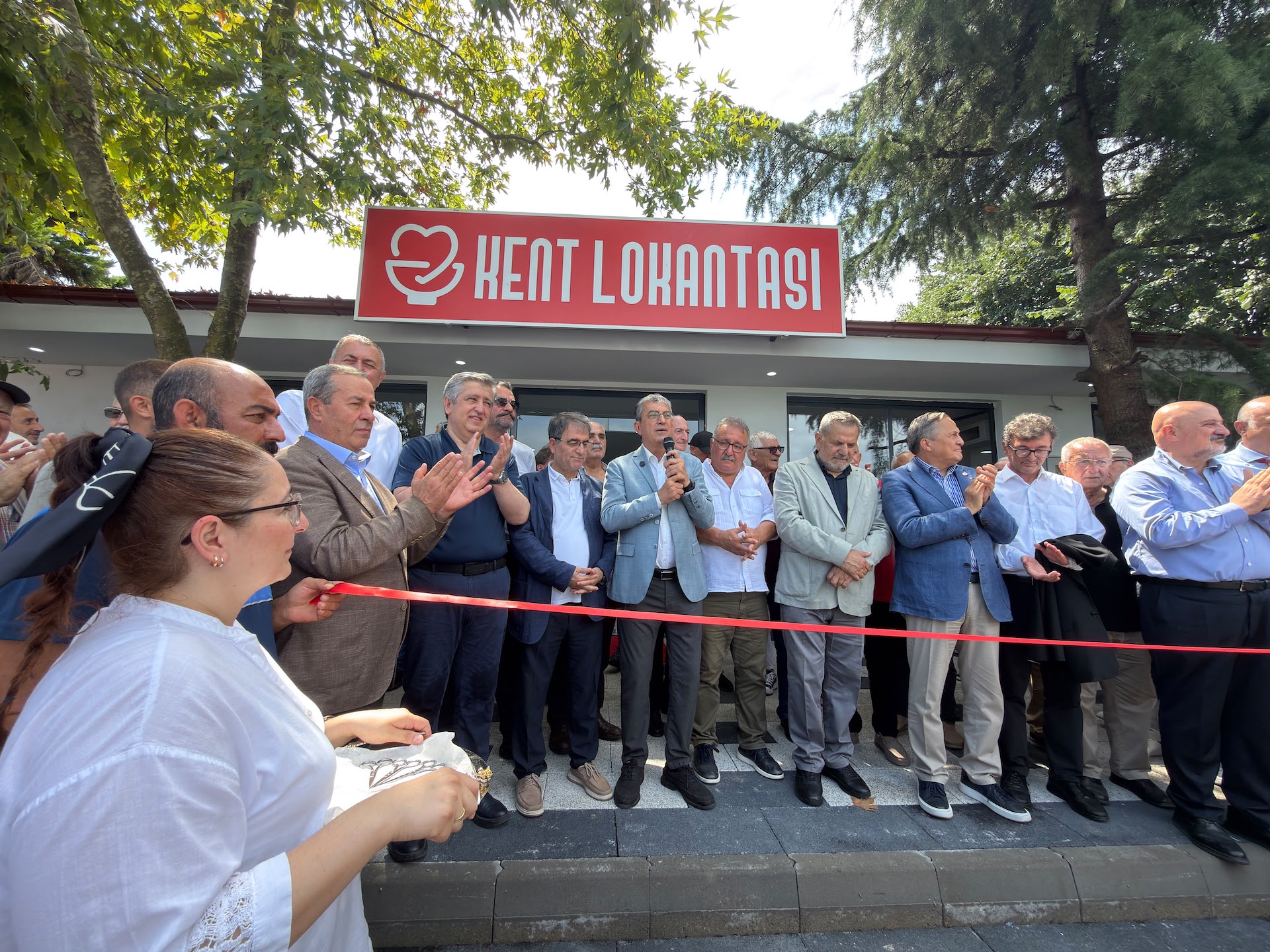 Görseli seçmek için tıklayın; sürükleyebilir veya Delete tuşuyla silebilirsiniz. Gökhan Günaydın