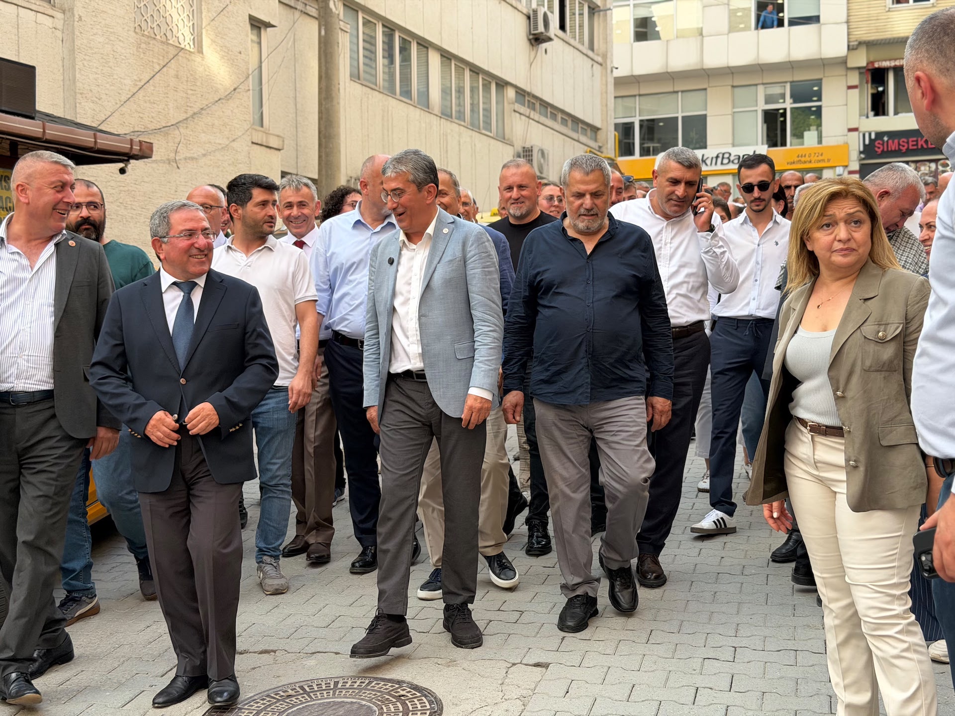Erken Seçim ve Sandık Çağrısı: "Sokağa Çıksınlar Görelim"