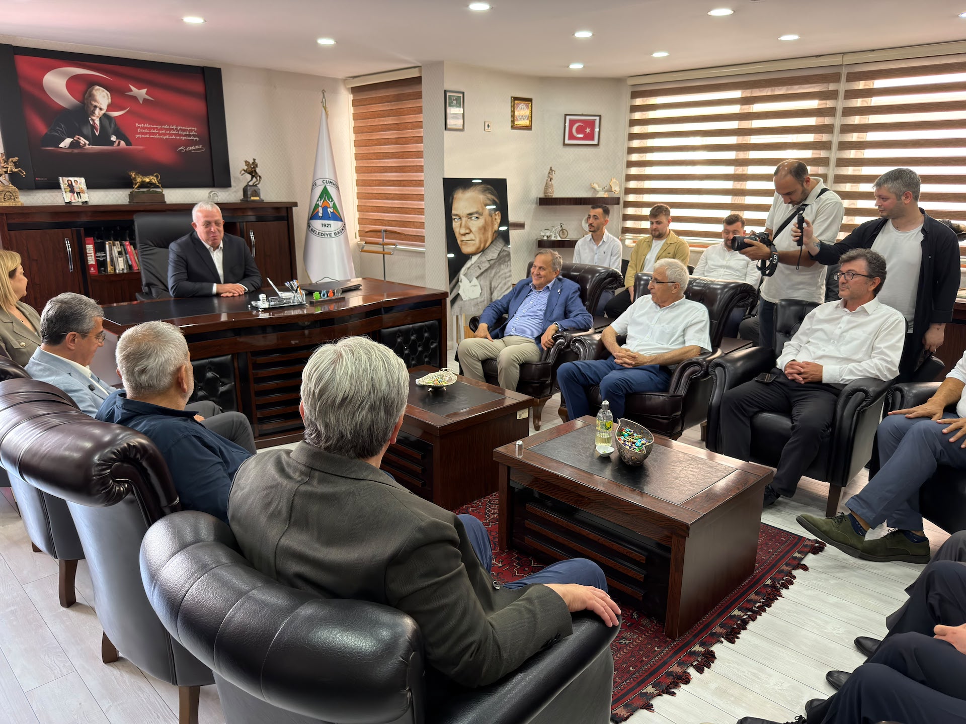 Görseli seçmek için tıklayın; sürükleyebilir veya Delete tuşuyla silebilirsiniz. Gökhan Günaydın