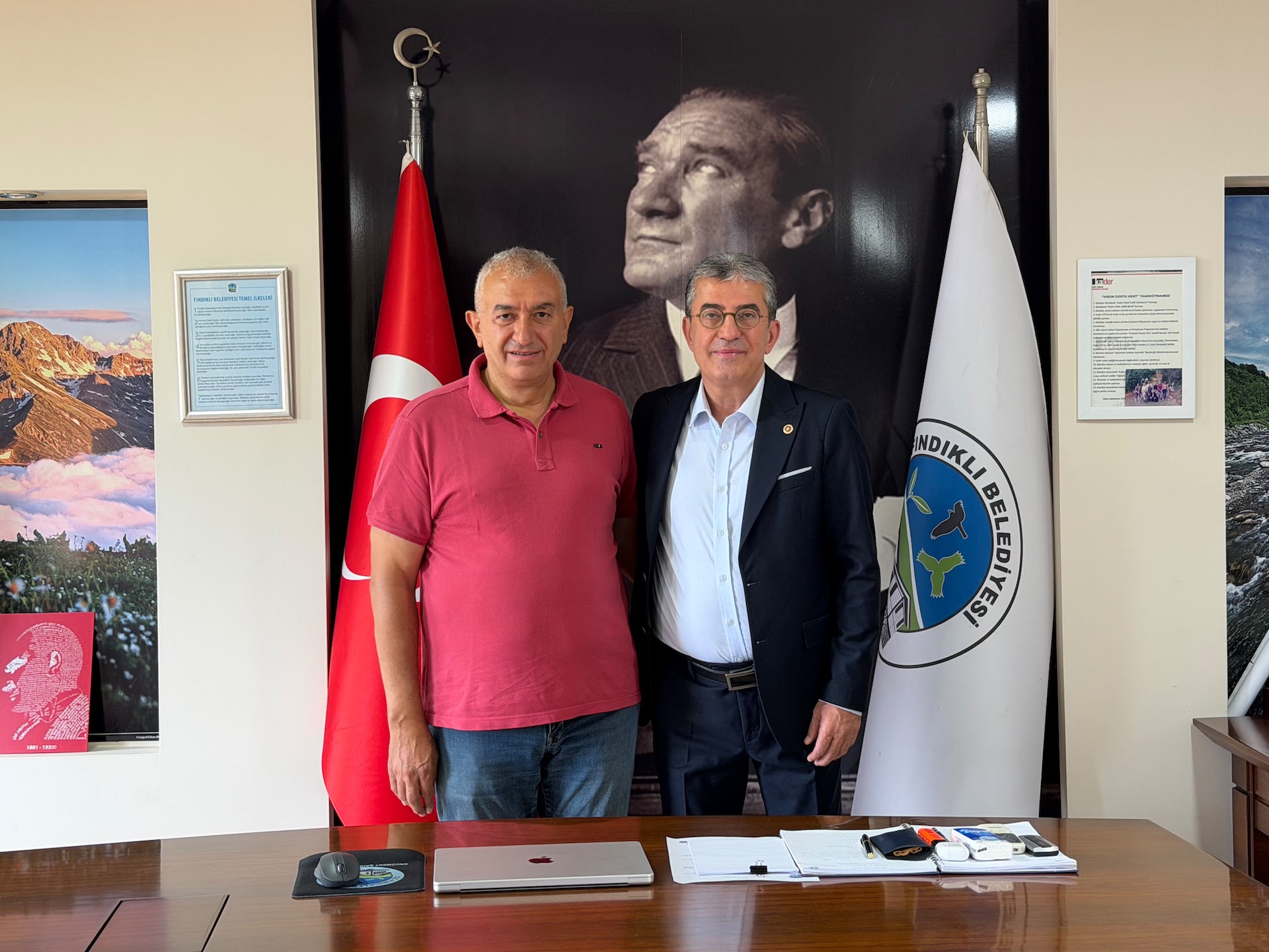 Görseli seçmek için tıklayın; sürükleyebilir veya Delete tuşuyla silebilirsiniz. Gökhan Günaydın