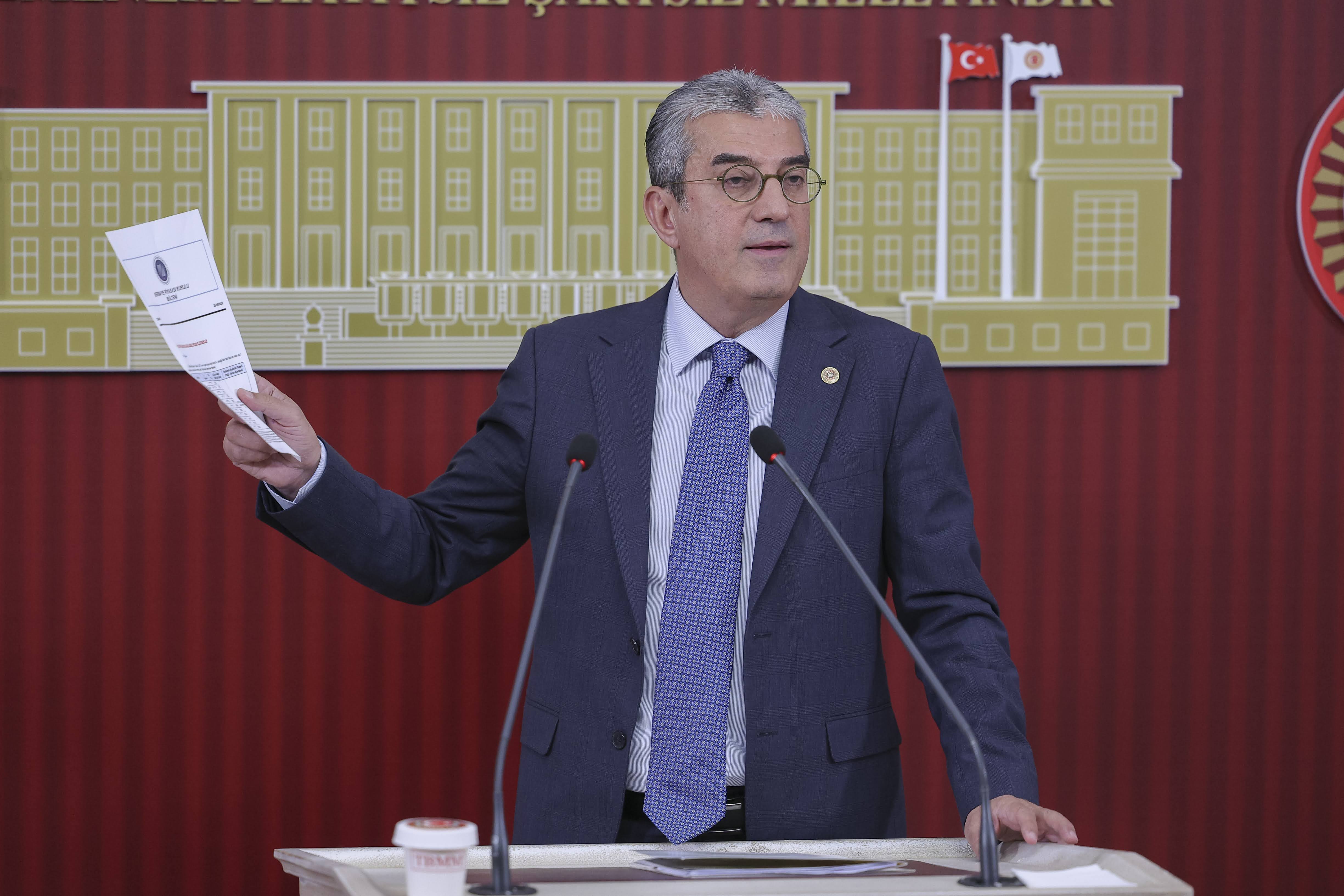 Görseli seçmek için tıklayın; sürükleyebilir veya Delete tuşuyla silebilirsiniz. Gökhan Günaydın
