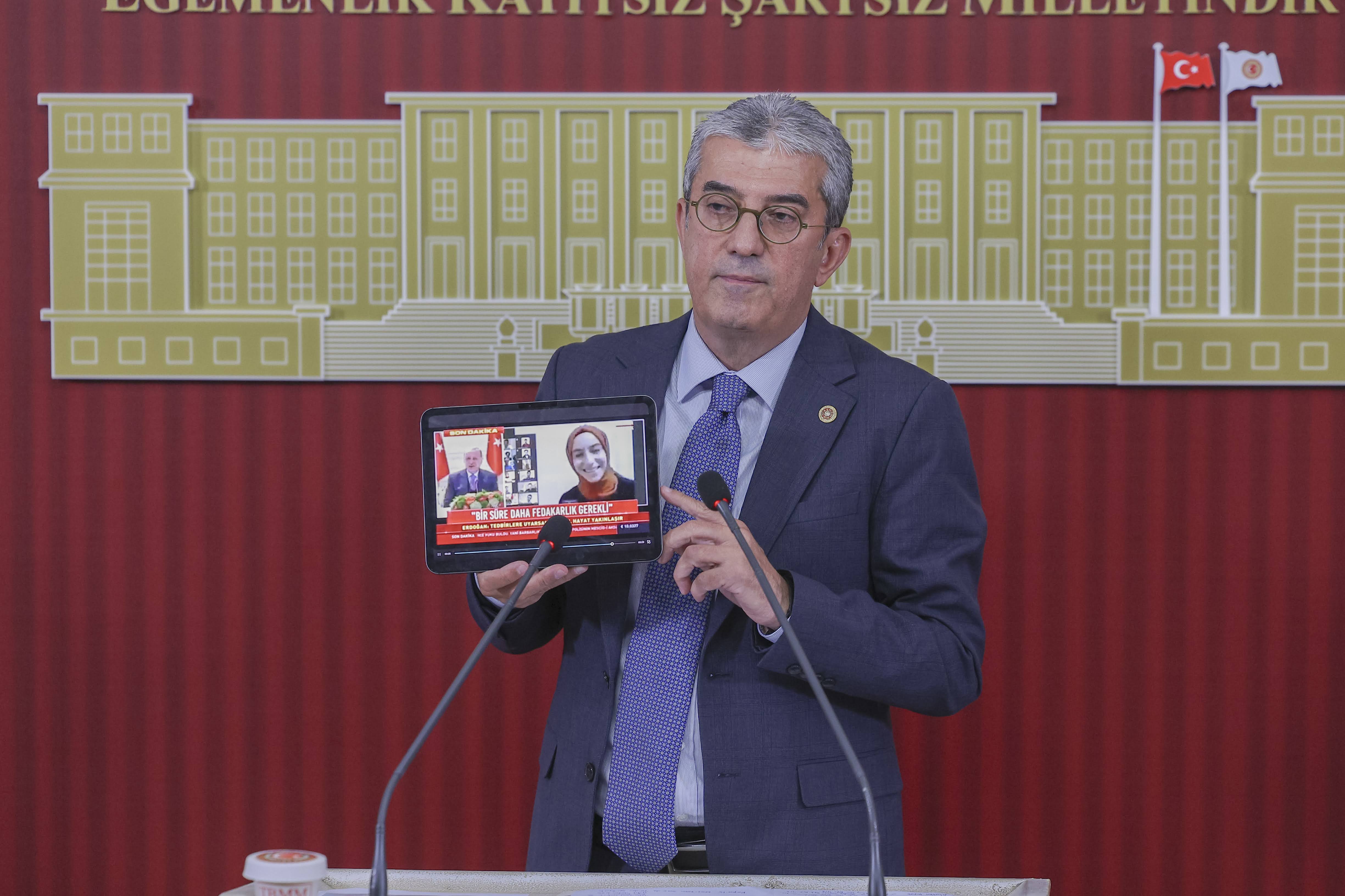 Görseli seçmek için tıklayın; sürükleyebilir veya Delete tuşuyla silebilirsiniz. Gökhan Günaydın