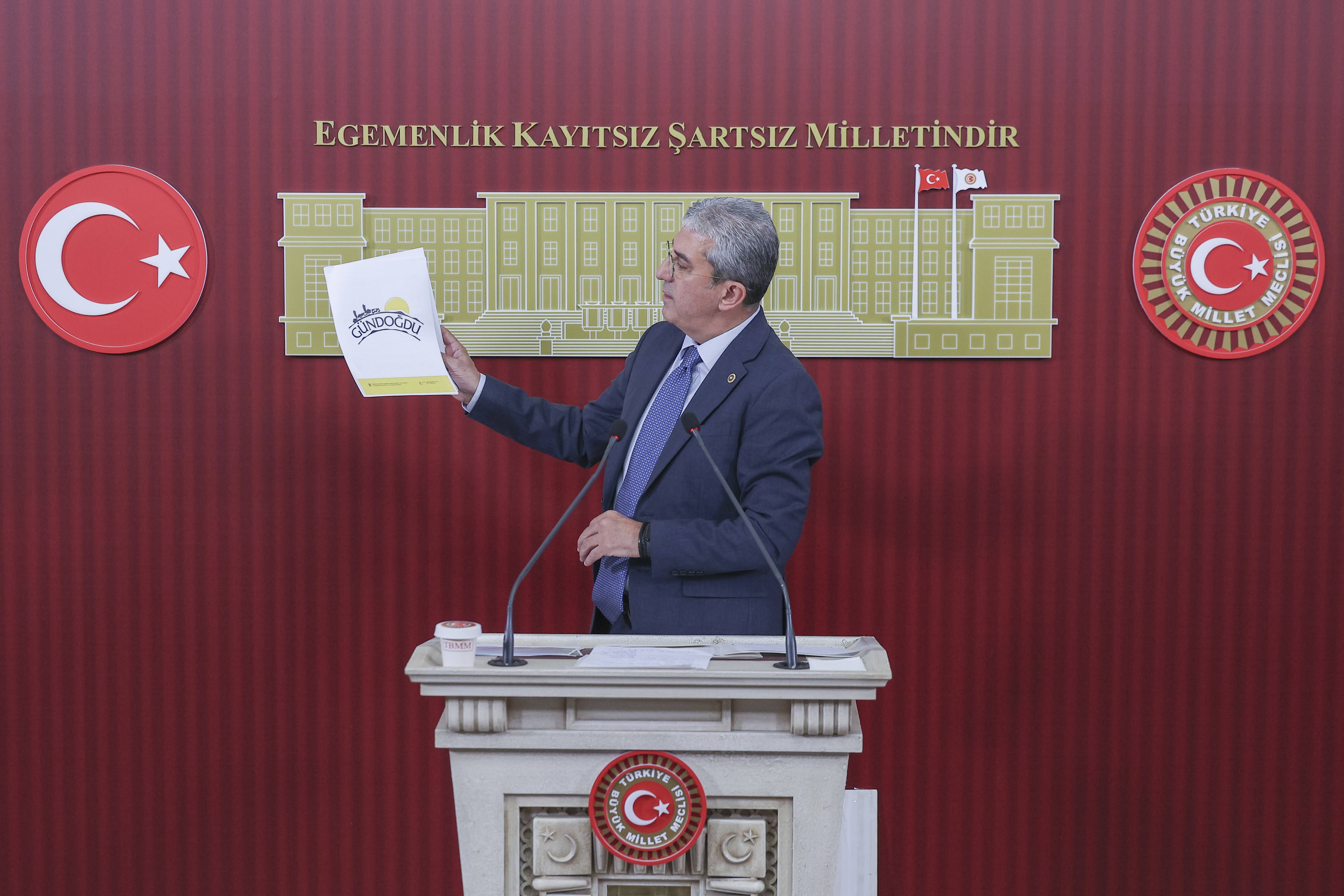 Görseli seçmek için tıklayın; sürükleyebilir veya Delete tuşuyla silebilirsiniz. Gökhan Günaydın