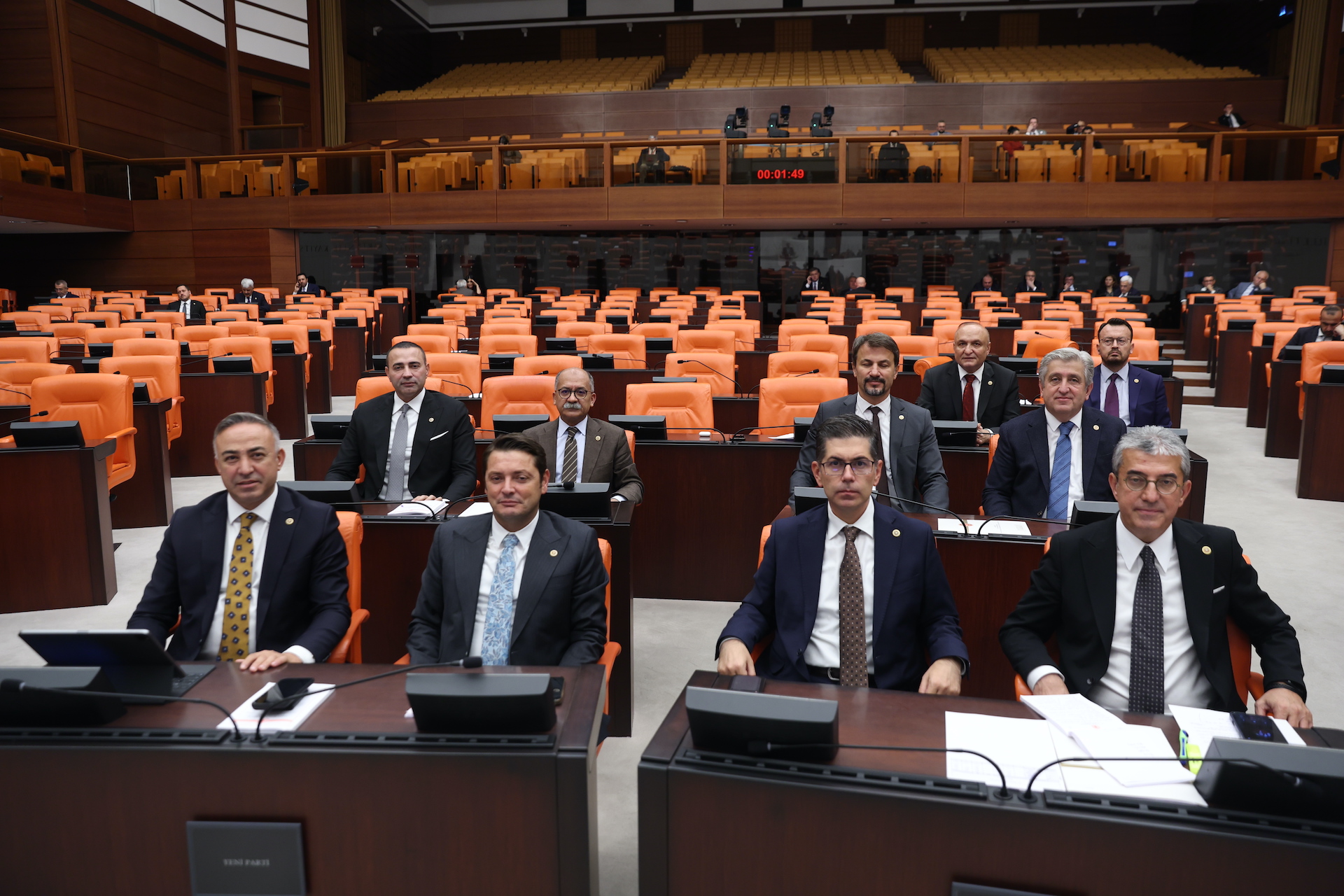 Görseli seçmek için tıklayın; sürükleyebilir veya Delete tuşuyla silebilirsiniz. Gökhan Günaydın