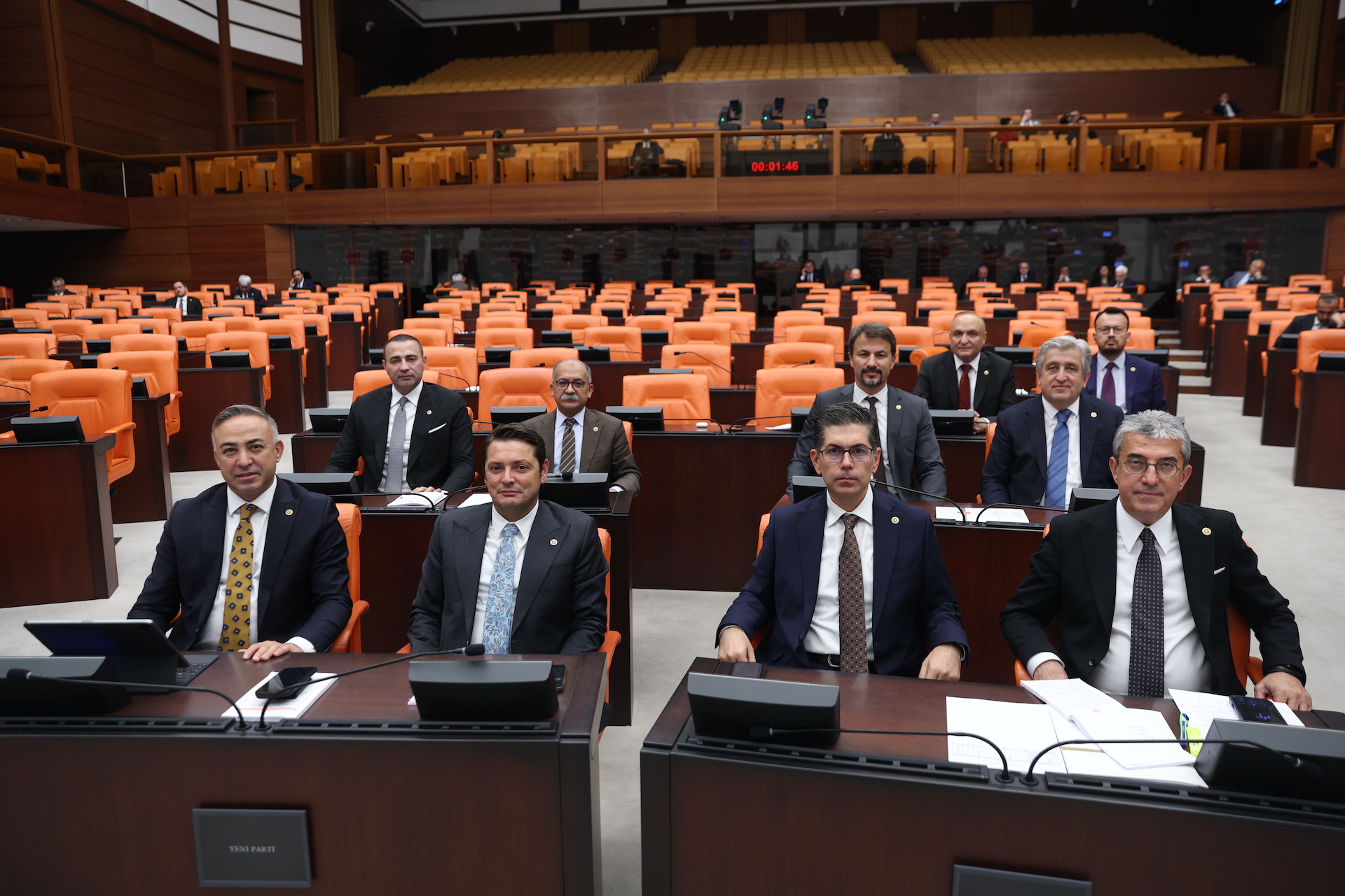 Görseli seçmek için tıklayın; sürükleyebilir veya Delete tuşuyla silebilirsiniz. Gökhan Günaydın