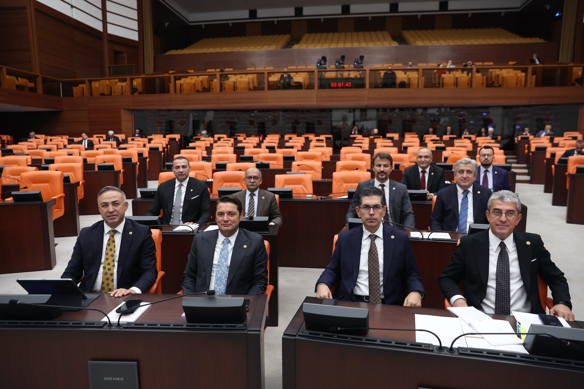 Görseli seçmek için tıklayın; sürükleyebilir veya Delete tuşuyla silebilirsiniz. Gökhan Günaydın