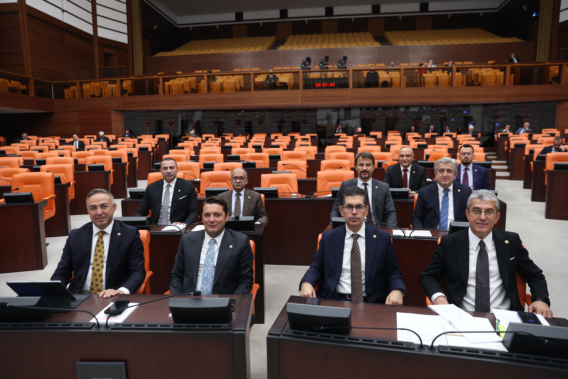 Görseli seçmek için tıklayın; sürükleyebilir veya Delete tuşuyla silebilirsiniz. Gökhan Günaydın