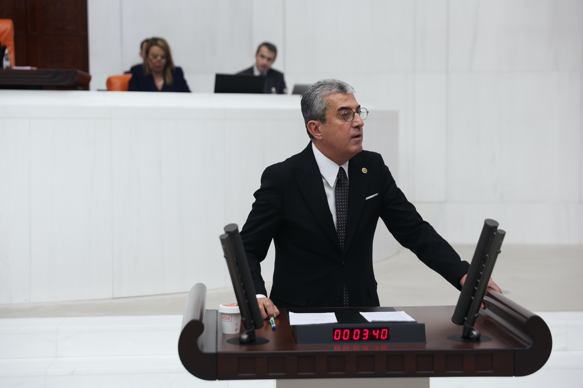 Görseli seçmek için tıklayın; sürükleyebilir veya Delete tuşuyla silebilirsiniz. Gökhan Günaydın