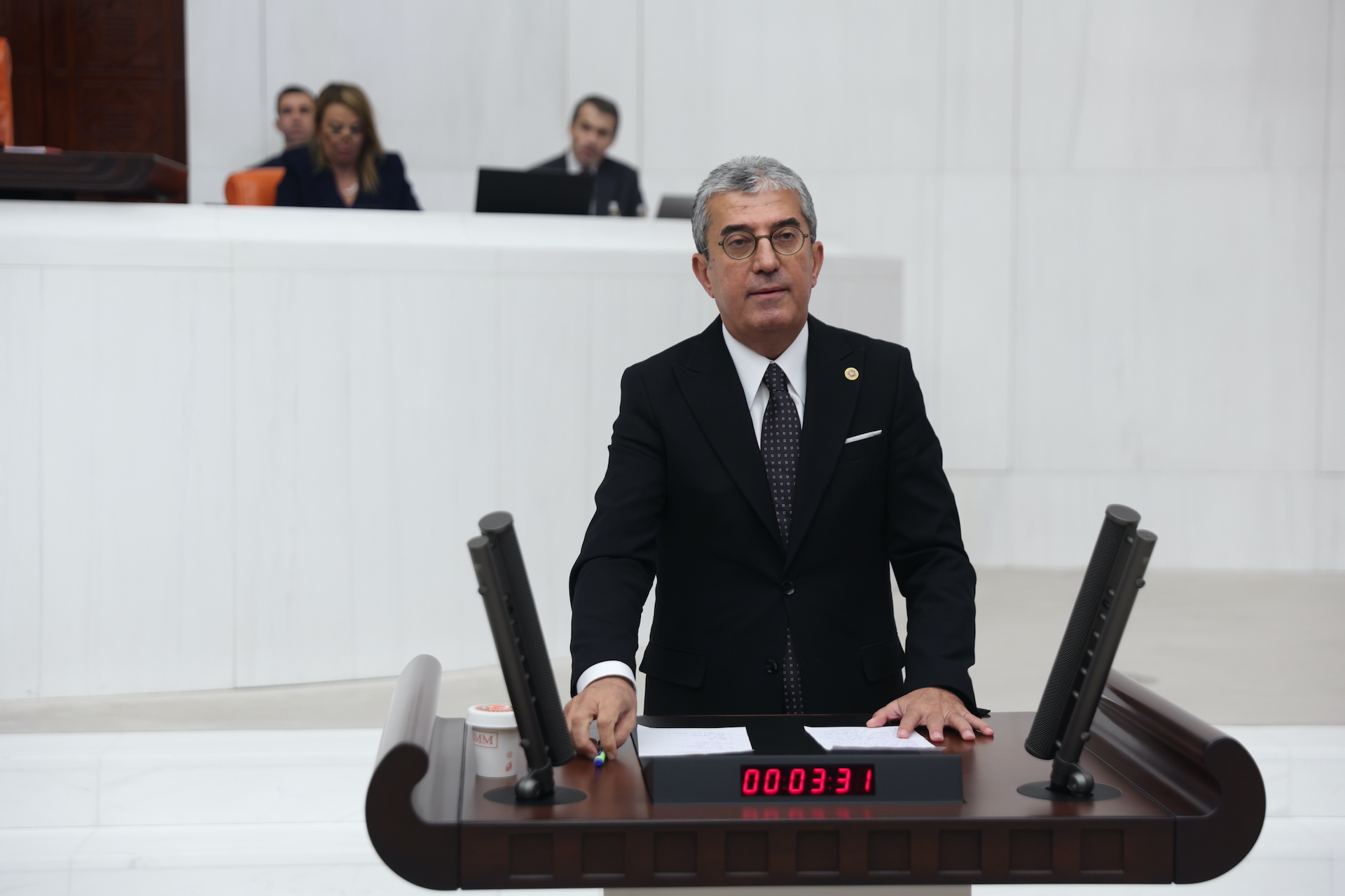 Görseli seçmek için tıklayın; sürükleyebilir veya Delete tuşuyla silebilirsiniz. Gökhan Günaydın