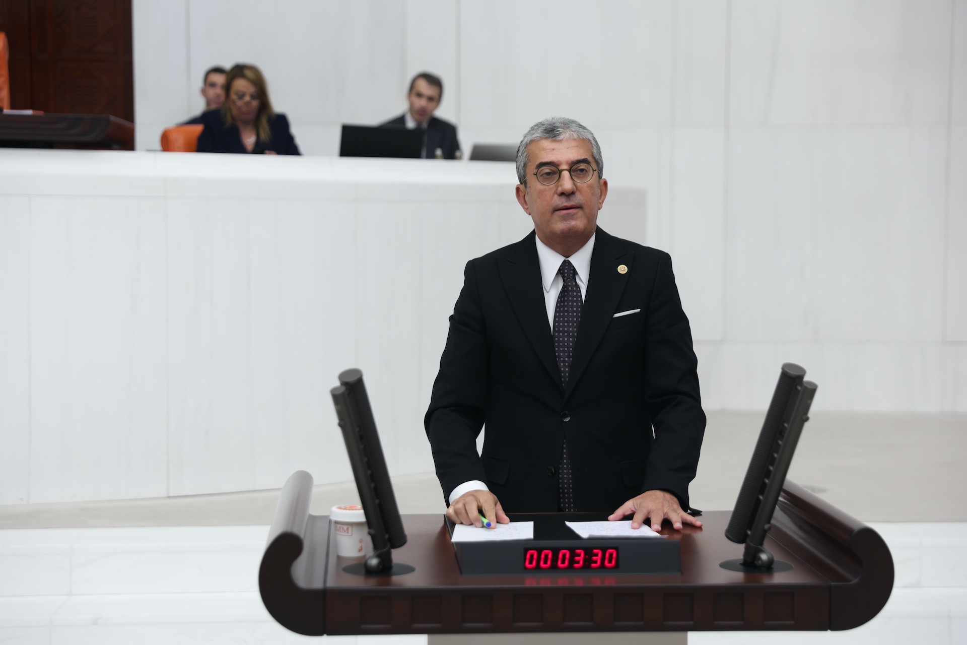 Görseli seçmek için tıklayın; sürükleyebilir veya Delete tuşuyla silebilirsiniz. Gökhan Günaydın