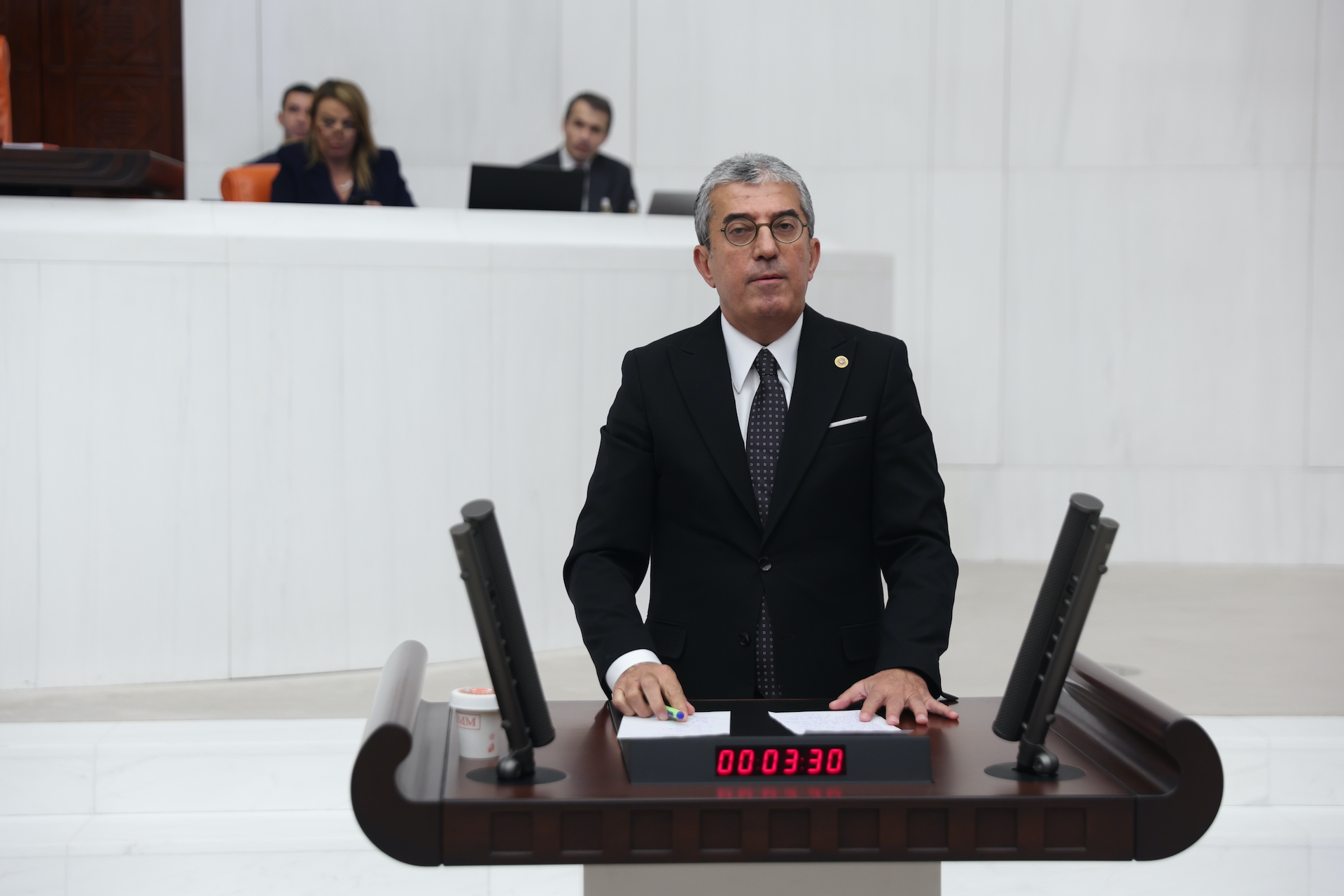 Görseli seçmek için tıklayın; sürükleyebilir veya Delete tuşuyla silebilirsiniz. Gökhan Günaydın
