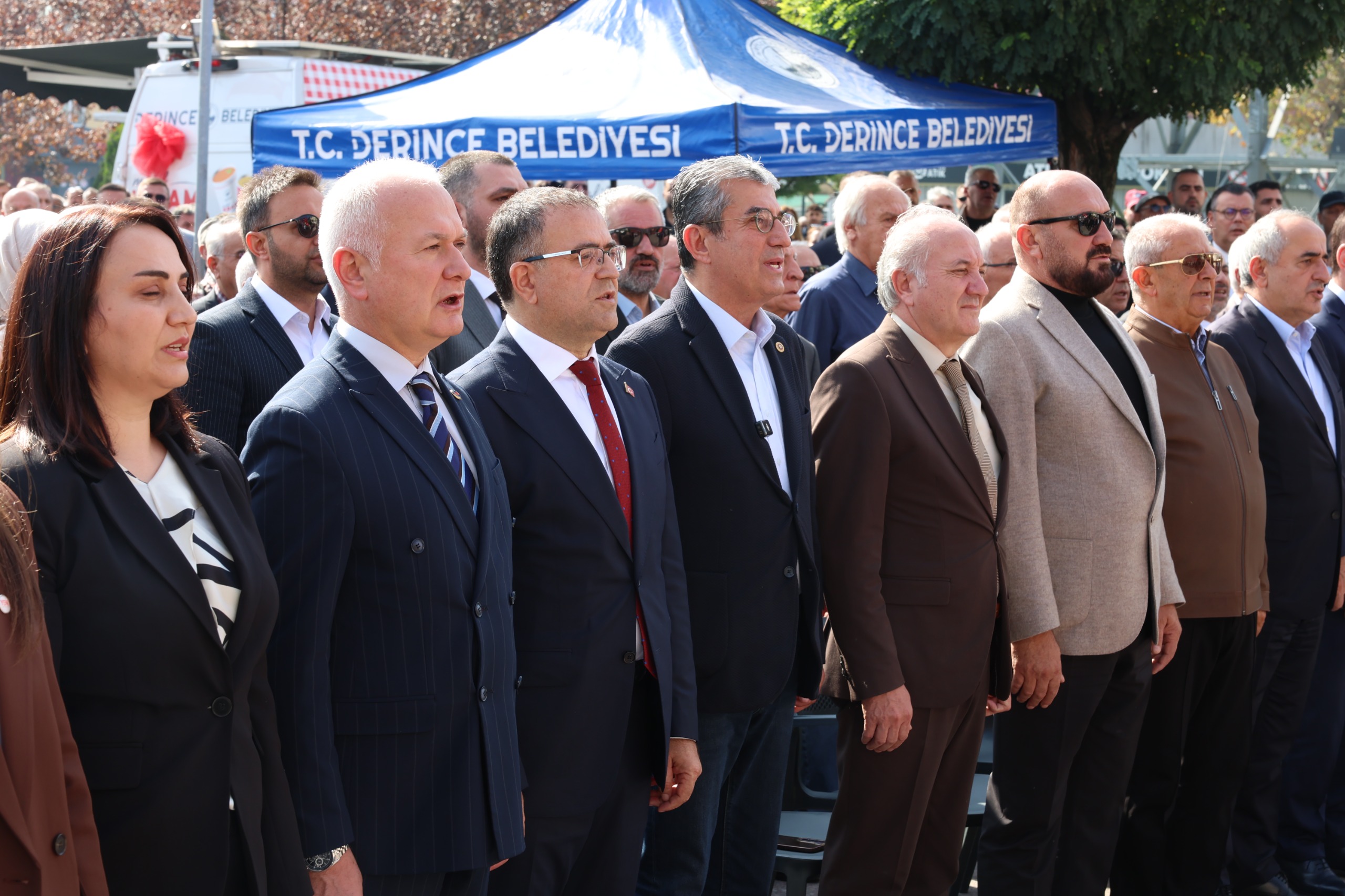 Görseli seçmek için tıklayın; sürükleyebilir veya Delete tuşuyla silebilirsiniz. Gökhan Günaydın