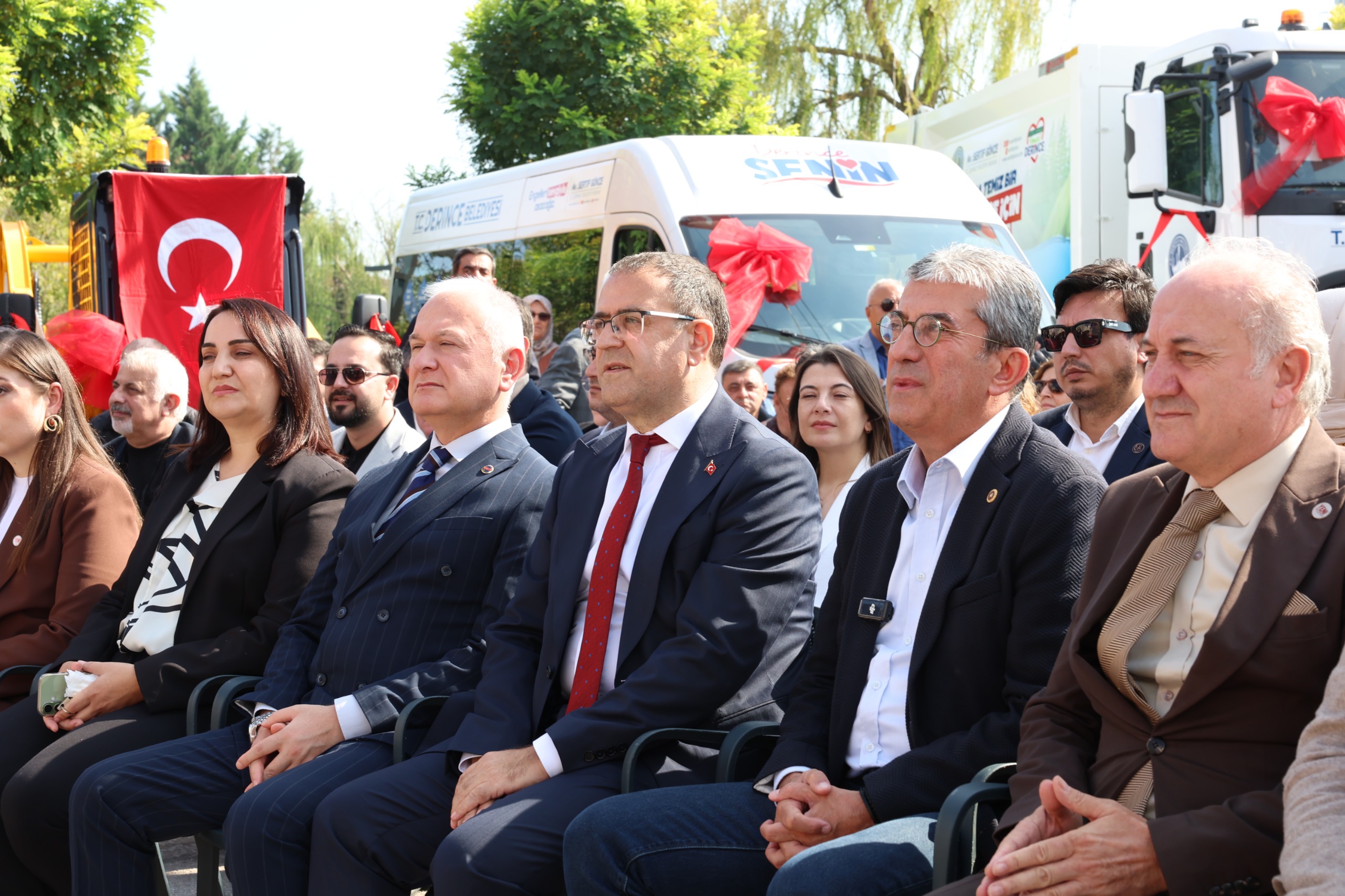 Görseli seçmek için tıklayın; sürükleyebilir veya Delete tuşuyla silebilirsiniz. Gökhan Günaydın
