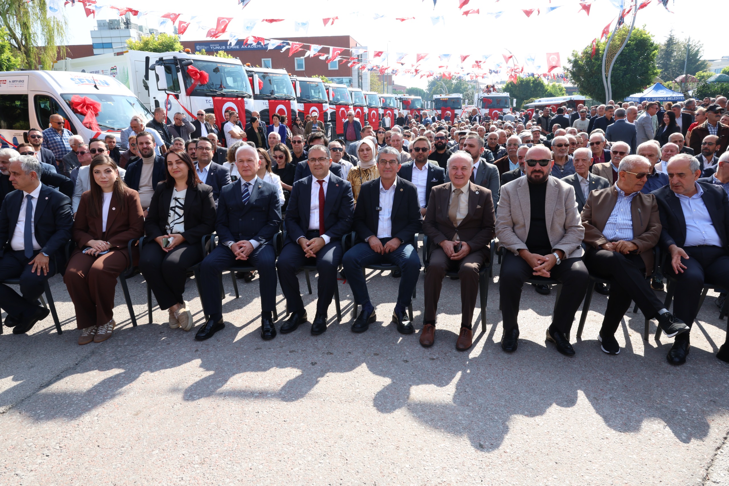 Görseli seçmek için tıklayın; sürükleyebilir veya Delete tuşuyla silebilirsiniz. Gökhan Günaydın